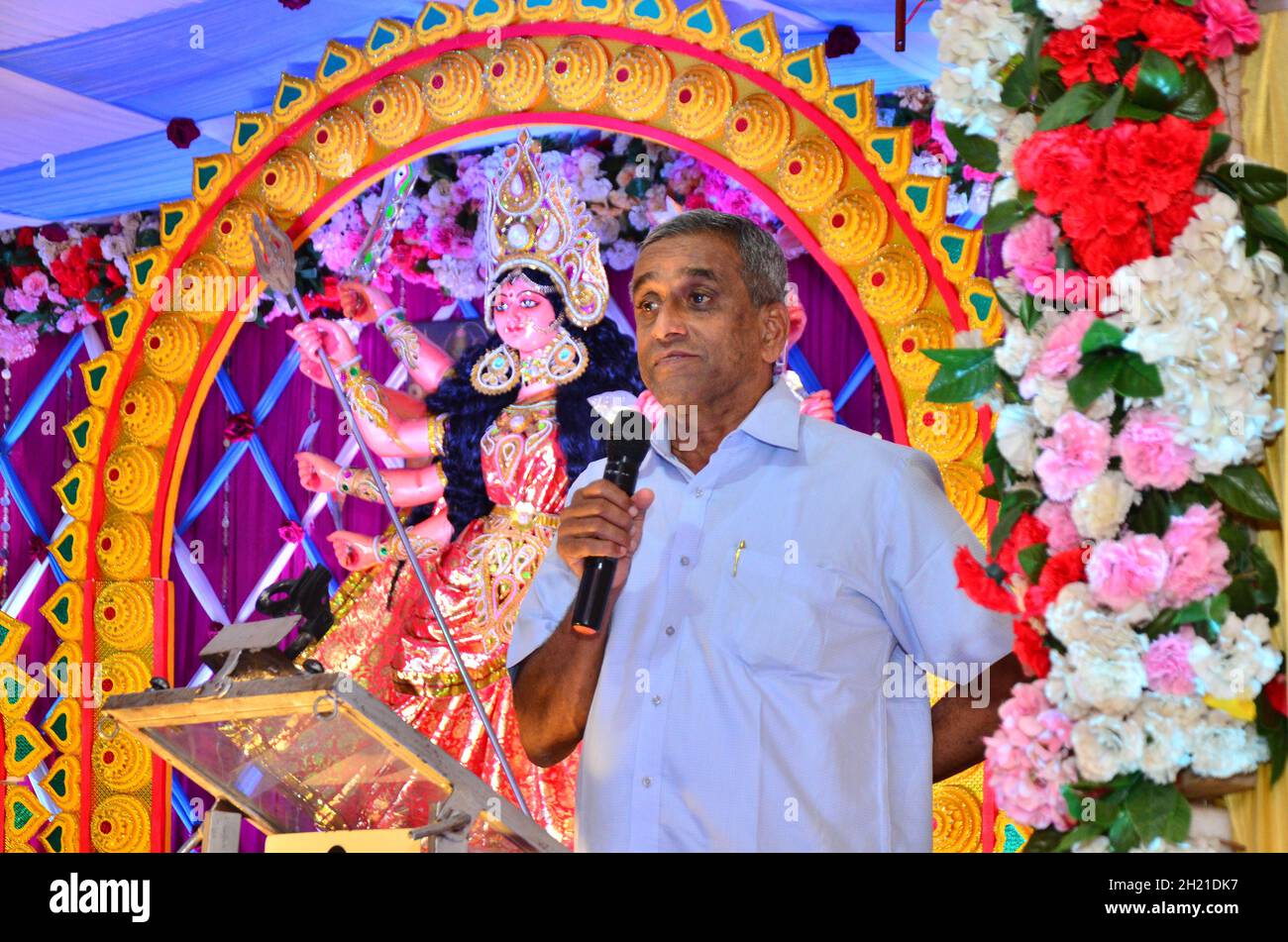 Chef de file du MGP M. Sudin Dhavalikar comme invité en chef pour la fonction inaugurale de Durga Puja 2021 par Ponda Bengali Cultural Association à Ponda, Goa Banque D'Images