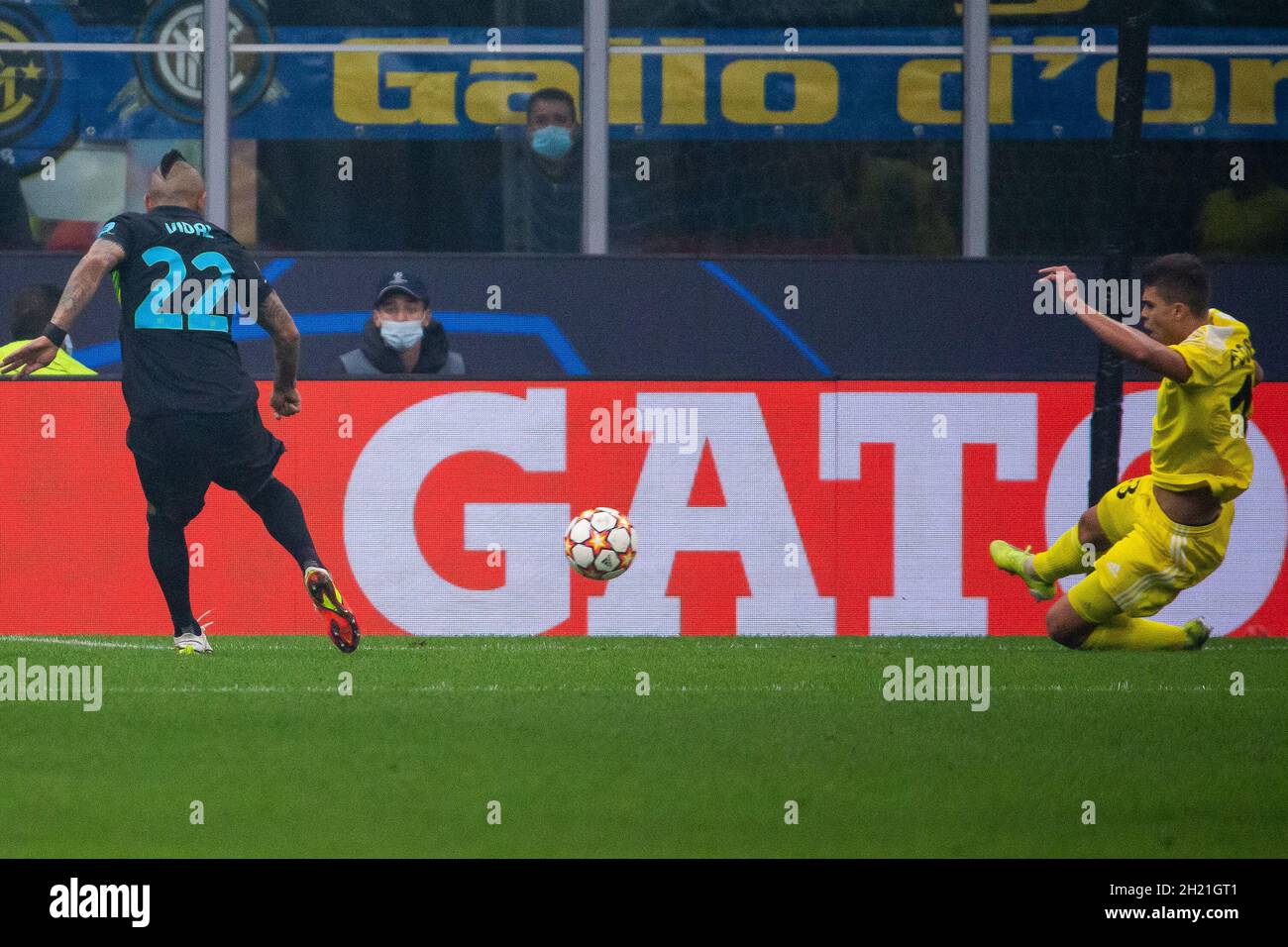 Milan, Italie - octobre 19 2021 - Inter-Sheriff Champions League - sébastien thill fc shérif marque les célébrations du but 1-1 Banque D'Images