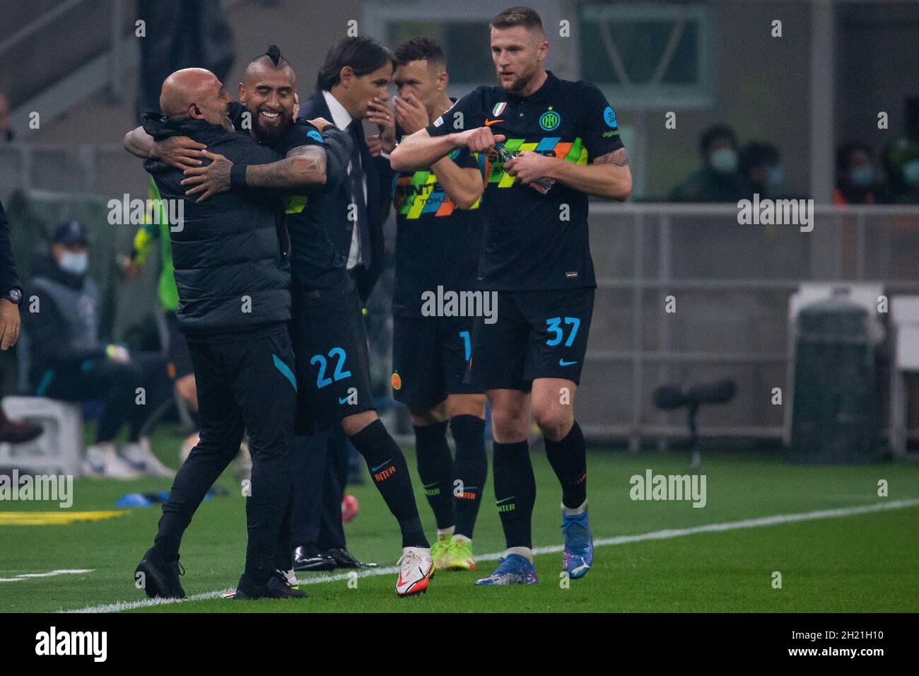 Milan, Italie - octobre 19 2021 - Inter-Sheriff Champions League - sébastien thill fc shérif marque les célébrations du but 1-1 Banque D'Images