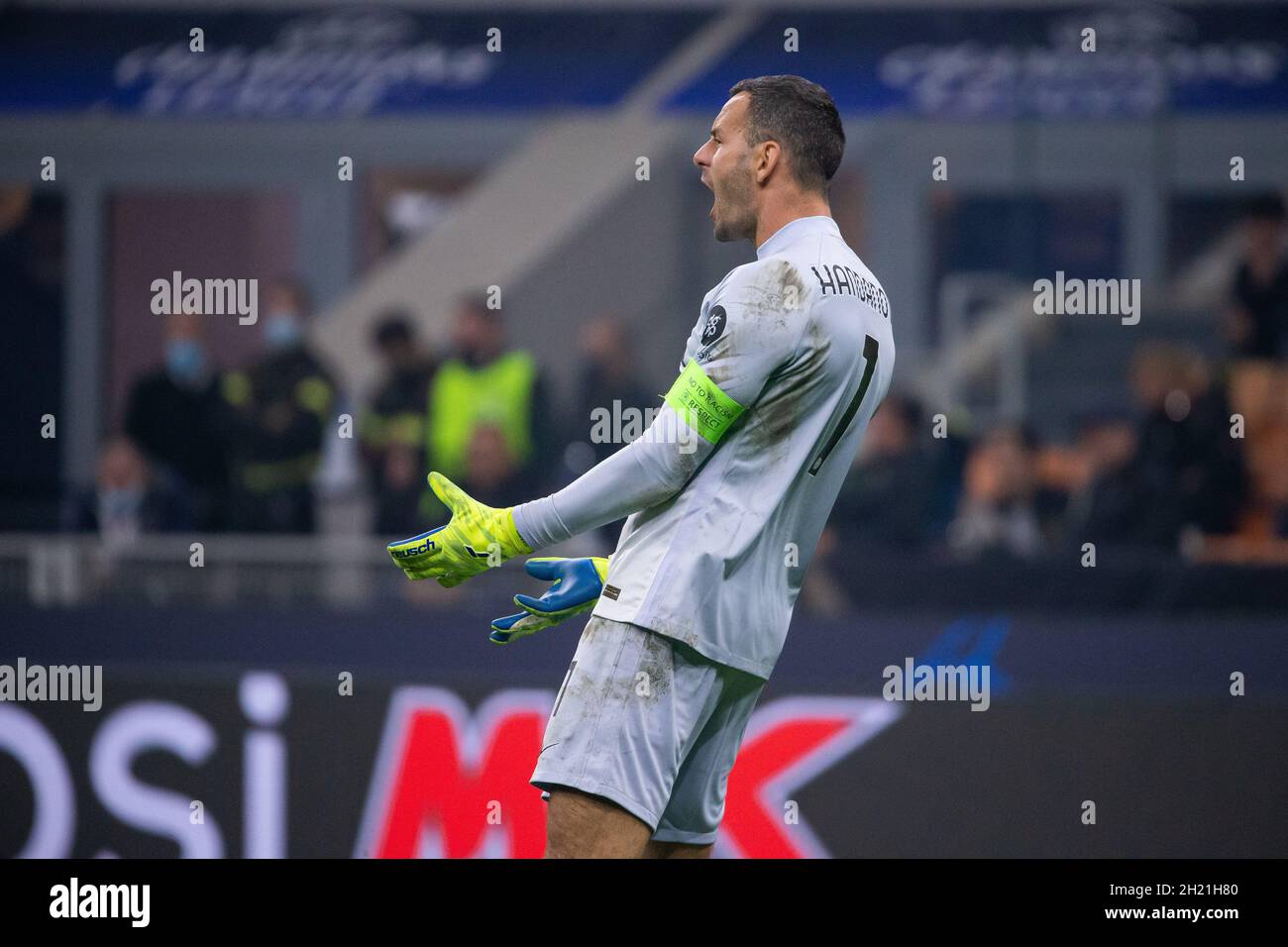 Milan, Italie - octobre 19 2021 - Inter-Sheriff Champions League - sébastien thill fc shérif marque les célébrations du but 1-1 Banque D'Images