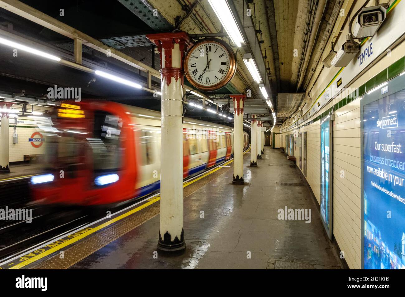 Station de métro London Temple, Londres, Angleterre Royaume-Uni Banque D'Images