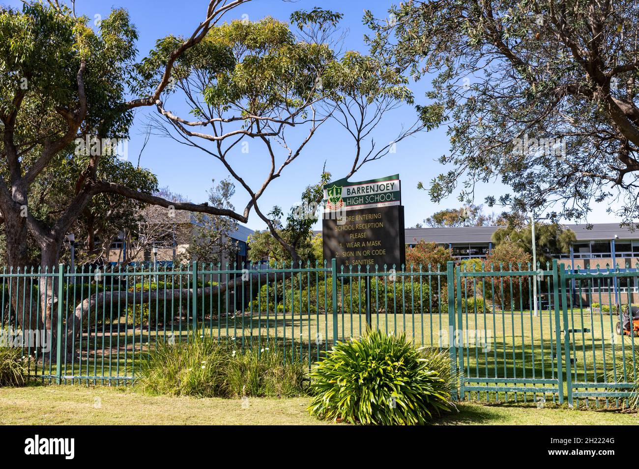 Le lycée Barrenjoey de Sydney accueille favorablement le retour des élèves en octobre 21 après la levée du confinement à Sydney en raison du delta du covid Banque D'Images