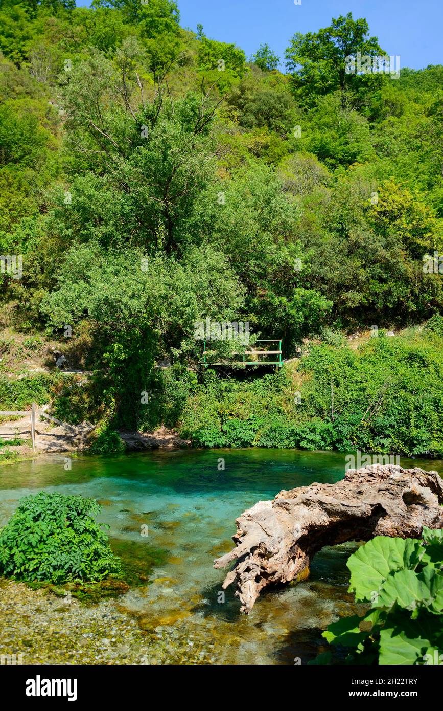 Blue Eye, Karst Spring, Syri i Kalter, Bistrica River, Saranda,Albanie Banque D'Images