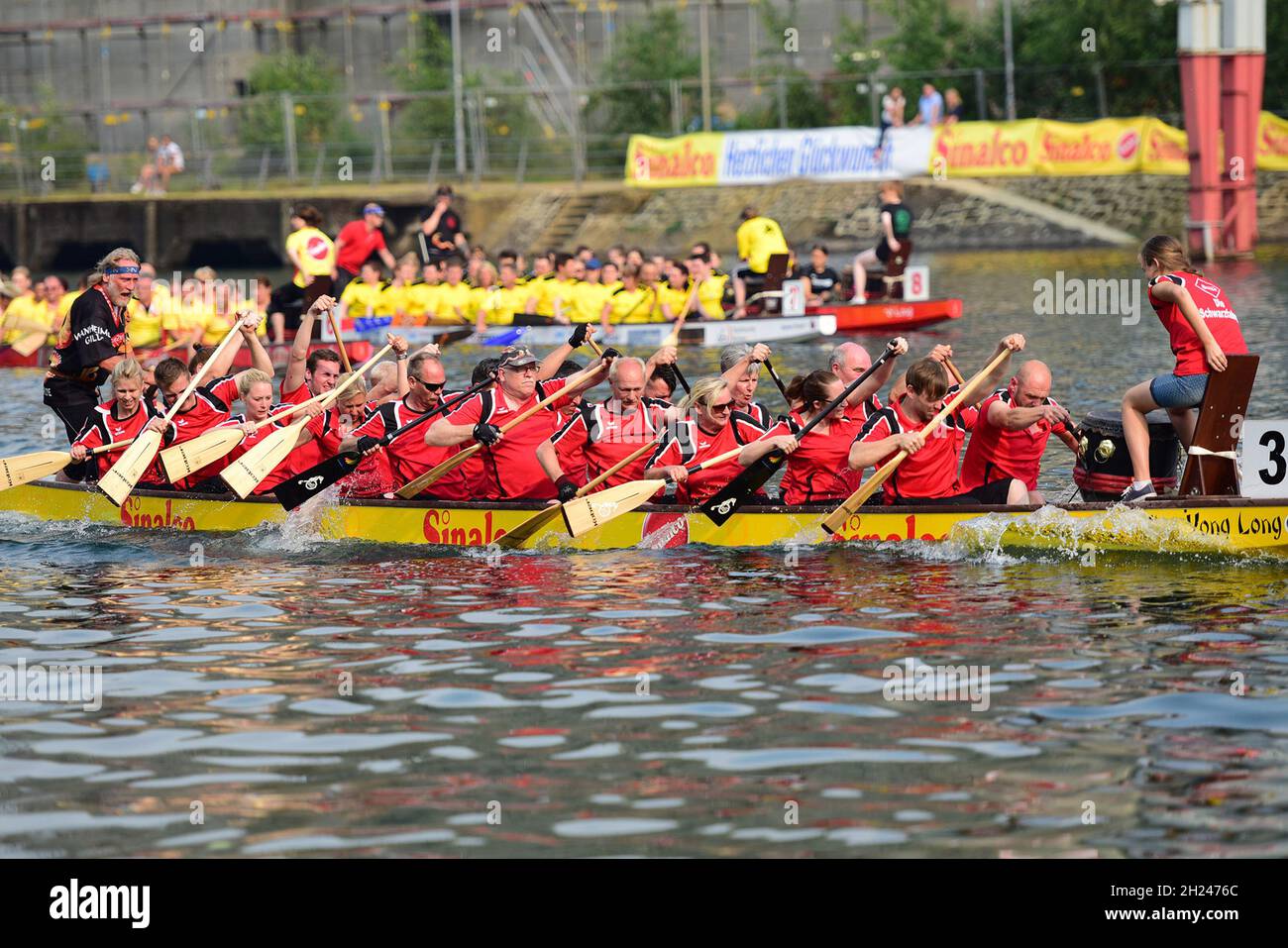 Ein Drachenboot-Rennen en Allemagne - Une course de bateaux-dragons en Allemagne Banque D'Images