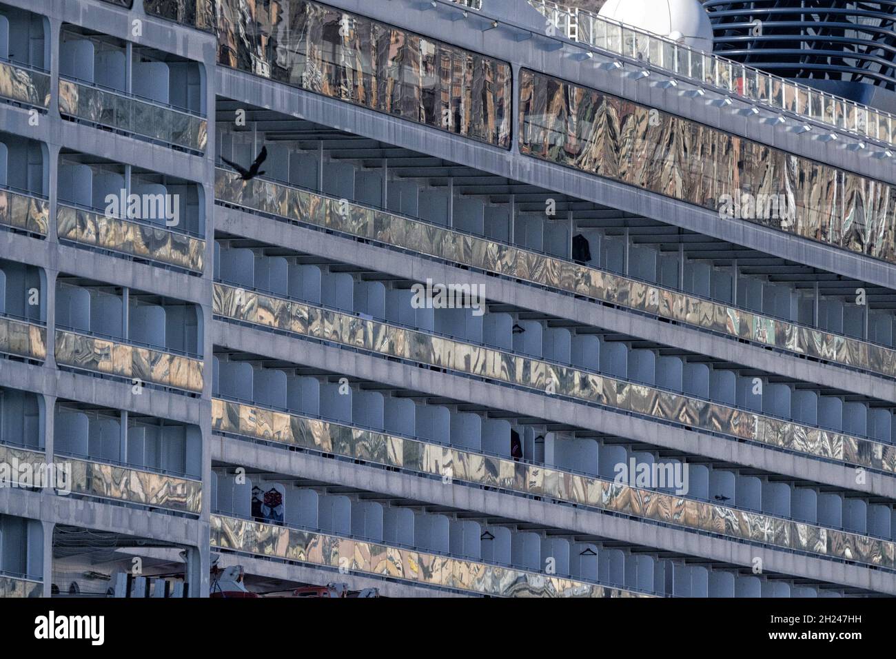 détail balcon des fenêtres de cabine de bateau de croisière de luxe Banque D'Images