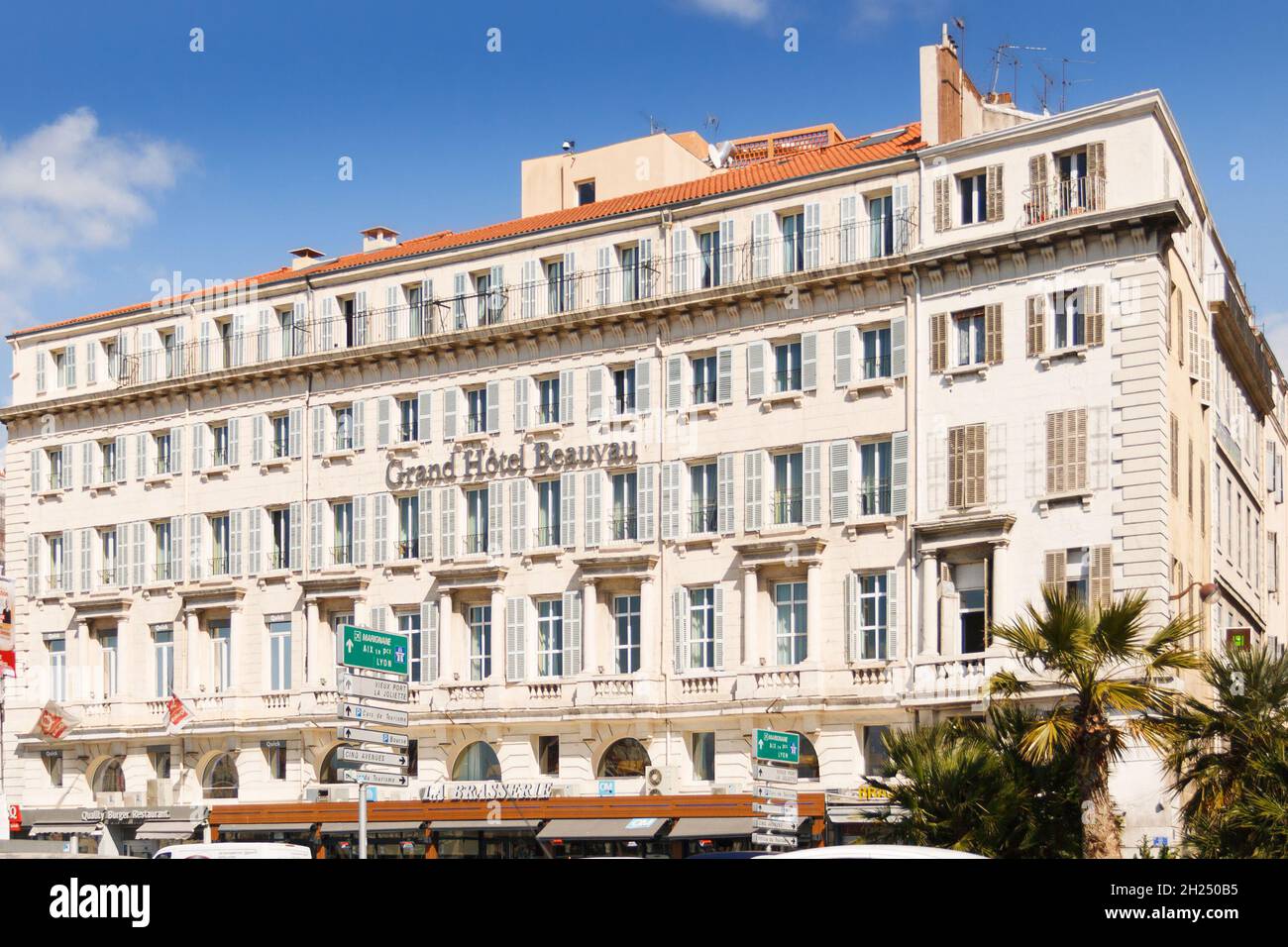 Marseille, France ; 30 mars 2011 : façade principale du Grand Hôtel Beauvau dans le vieux port. Banque D'Images