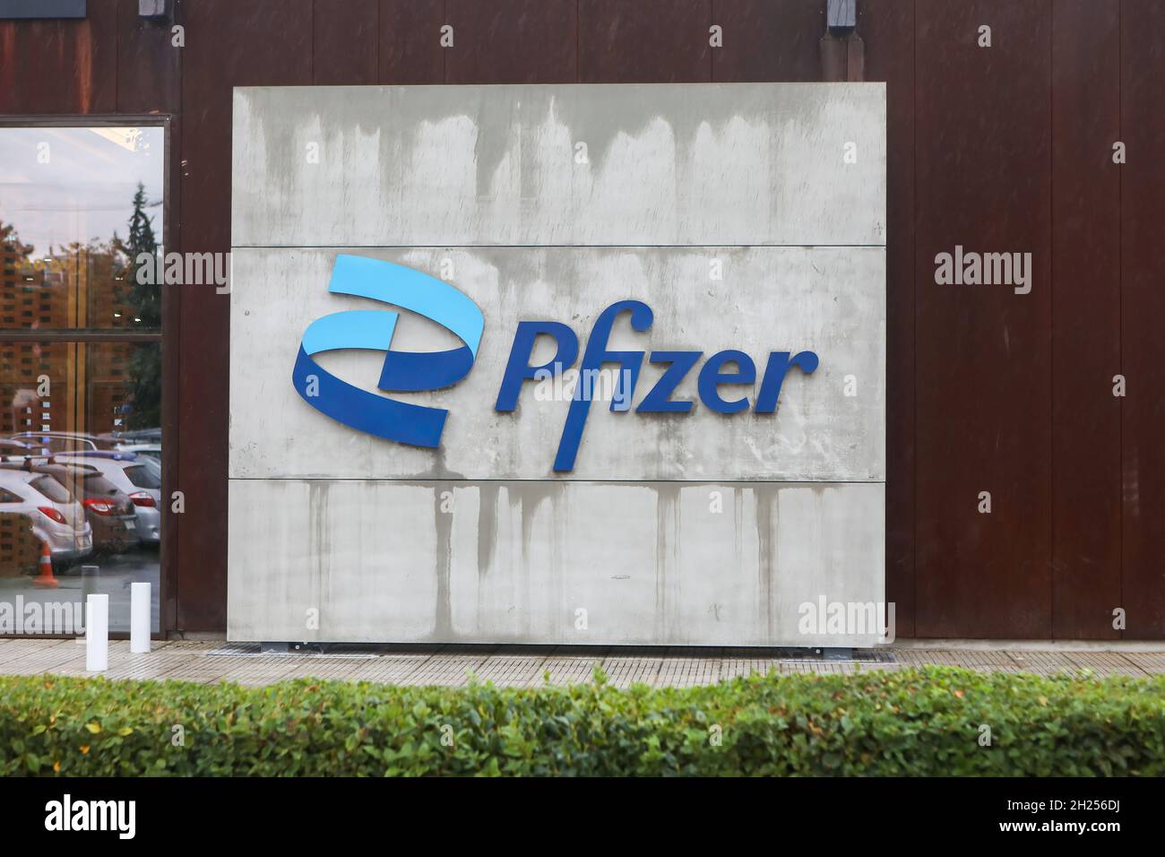 Thessalonique, Grèce, 12 octobre 2021 : la nouvelle vision du nouveau centre Pfizer pour l'innovation numérique et les opérations et services commerciaux Banque D'Images