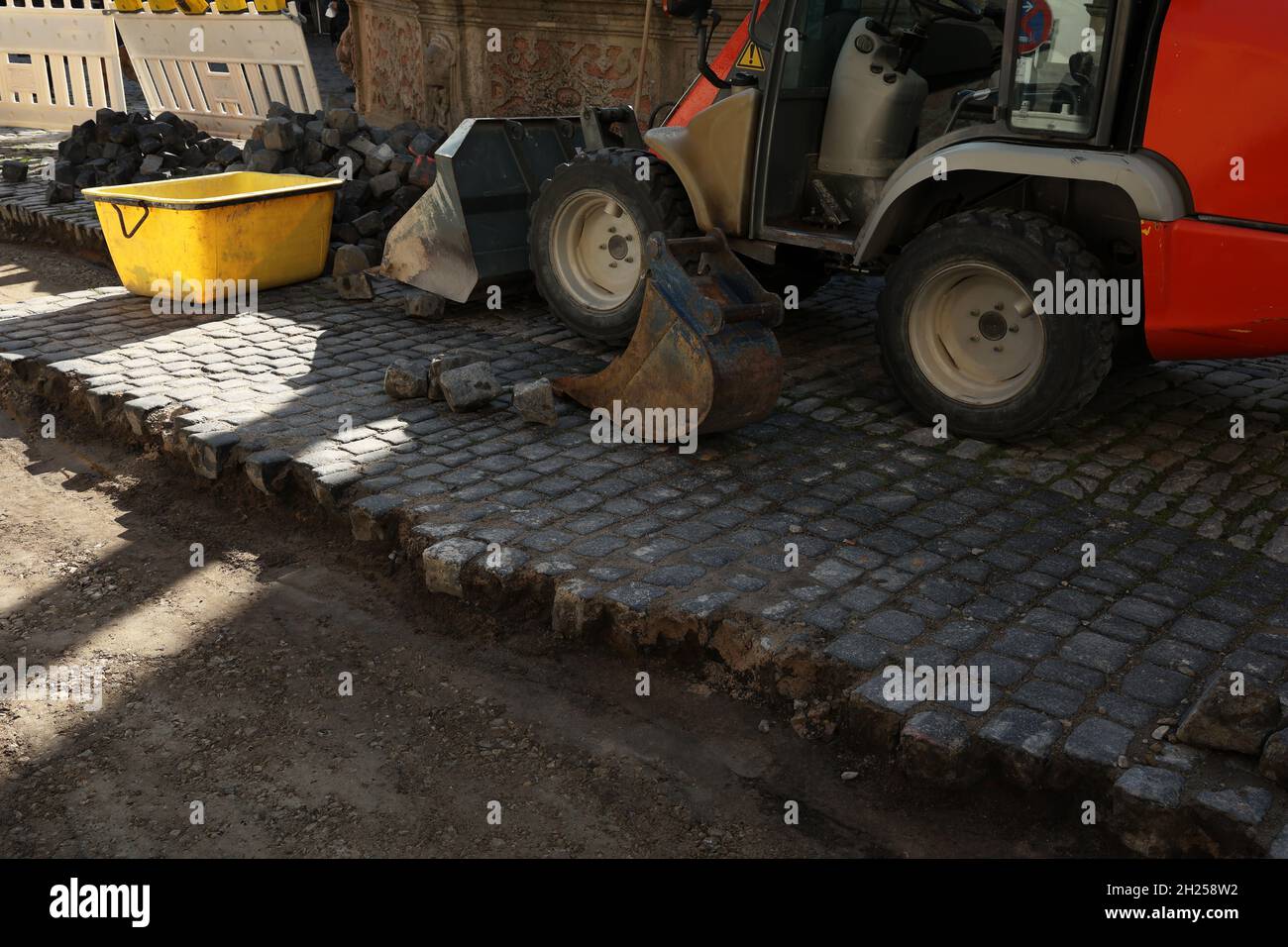 Travaux sur la rue pour la restauration du pavé. Banque D'Images