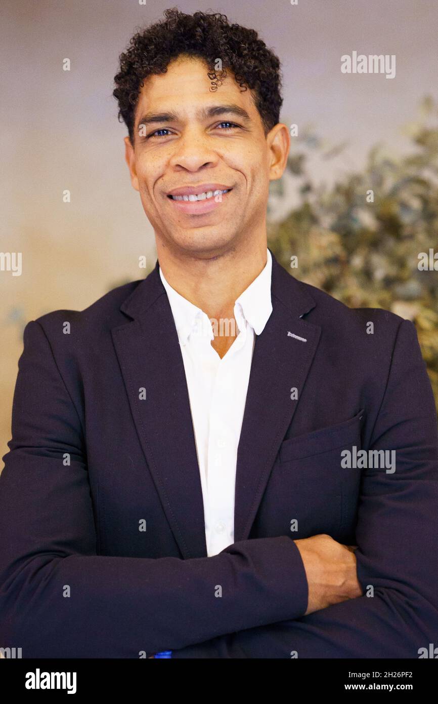 Le danseur cubain Carlos Acosta pose pendant la séance de portrait au Teatro Real de Madrid.(Photo par Atilano Garcia / SOPA Images / Sipa USA) Banque D'Images