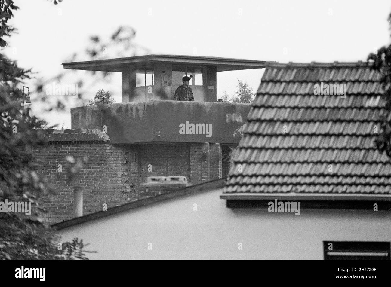 PRISON DE SPANDAU, à l'ouest de Berlin, en Allemagne, détenue après la guerre, sept dirigeants nazis reconnus coupables dans les procès de Nüremberg ont démoli 1987 personnes après la mort de la dernière prison Rudolf Hess Banque D'Images
