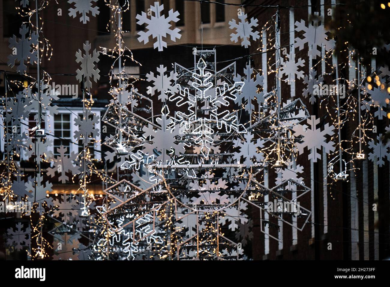 Décorations de Noël sept cadrans Covent Garden, Londres Banque D'Images