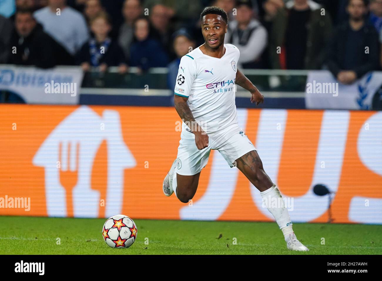 BRUGGE, BELGIQUE - OCTOBRE 19 : Raheem Sterling de Manchester City pendant le match de l'UEFA Champions League entre le Club Brugge KV et Manchester City à Jan Breydelstadion le 19 octobre 2021 à Bruges, Belgique (photo de Jeroen Meuwsen/Orange Pictures) Banque D'Images