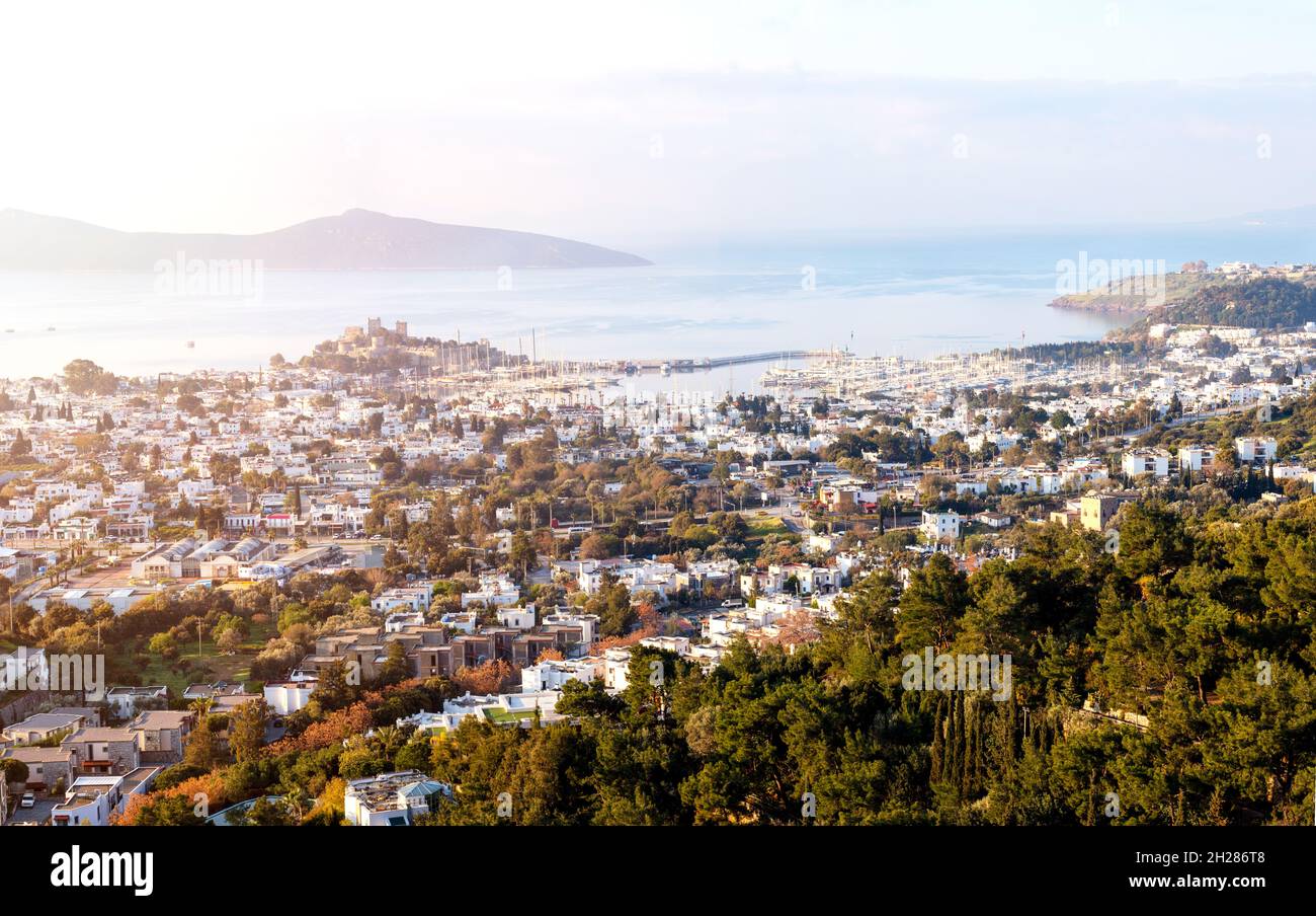 Gros plan sur le château de bodrum au lever du soleil à Bodrum, Mugla, Turquie.Concept de tourisme et de loisirs. Banque D'Images