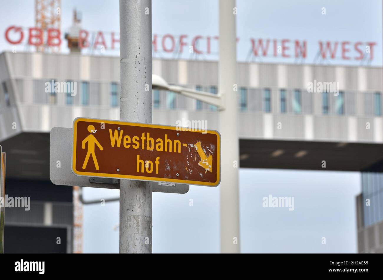 Beschriftung auf dem Westbahnhof à Wien, Österreich, Europa - Lettering on the Westbahnhof à Vienne, Autriche, Europe Banque D'Images