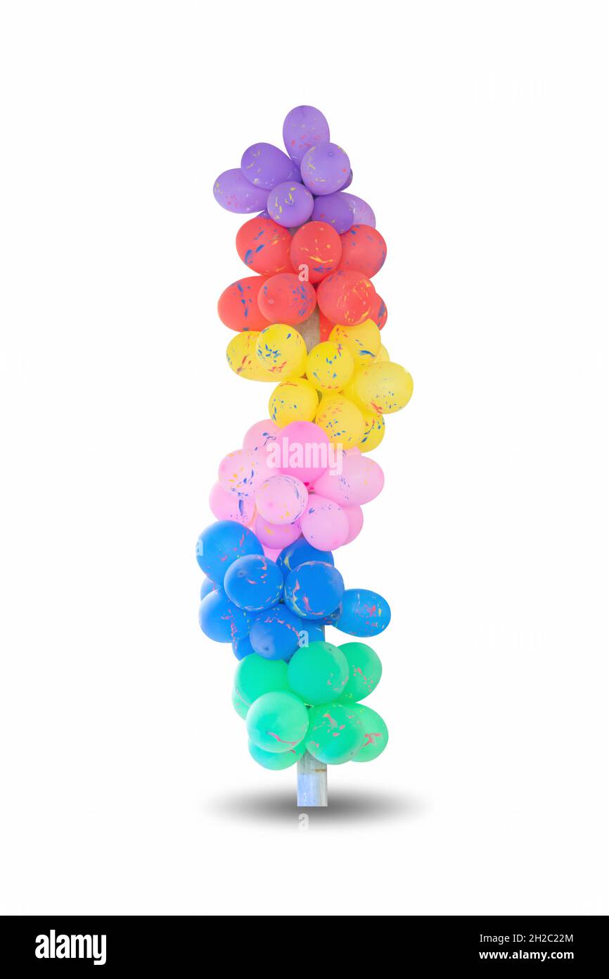 Groupe de ballons multicolores pour la décoration dans les célébrations de divers jours importants isolés sur fond blanc. Banque D'Images