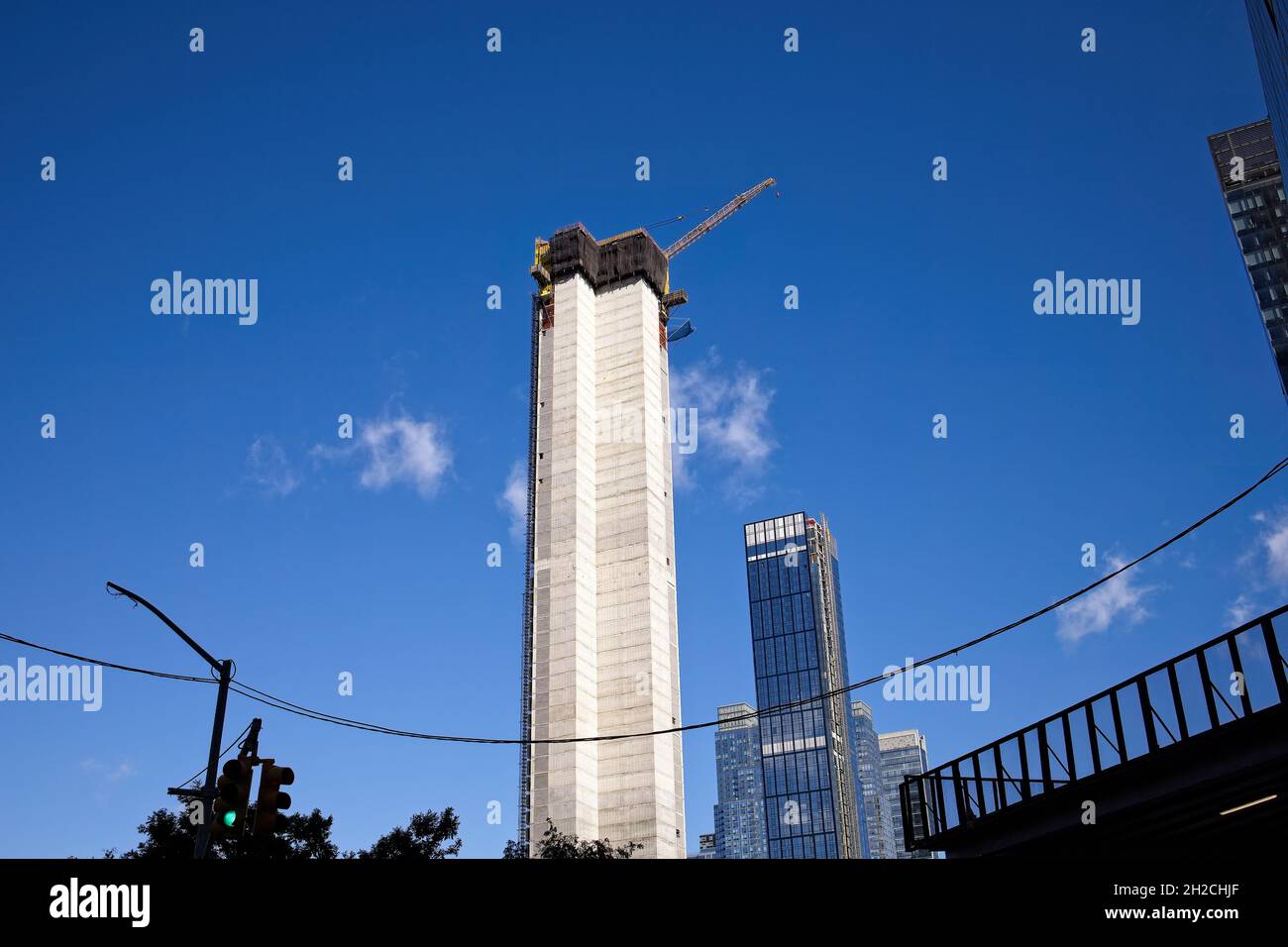 New York, NY, États-Unis - 21 octobre 2021 : construction en cours de l'hôtel Aloft au 450 Elevth Ave Banque D'Images