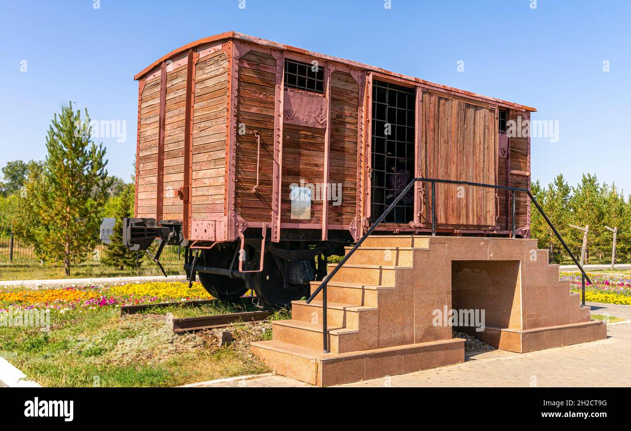 Une voiture de train de la période stalinienne pour le transport des prisonniers. Complexe commémoratif ALZHIR de victimes de répressions politiques, Aqmola, Kazakhstan Banque D'Images