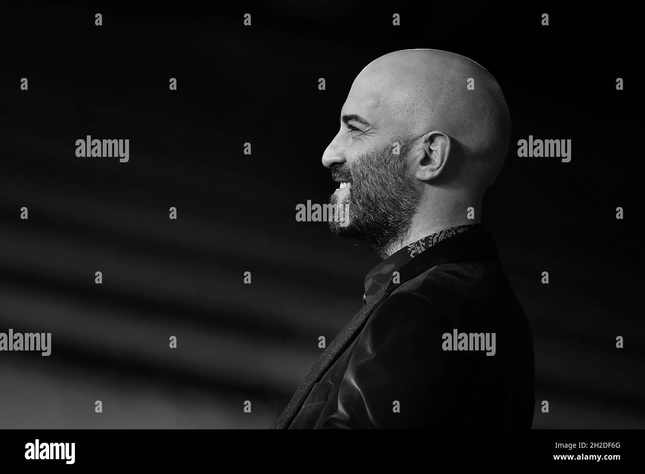 ROME, ITALIE - OCTOBRE 20:Giuliano Sangiorgi, assistez au tapis rouge du film 'Caterina Caselli - una Vita, Cento Vite' lors du 16ème Festival du film de Rome 2021 le 20 octobre 2021 à Rome, Italie Banque D'Images