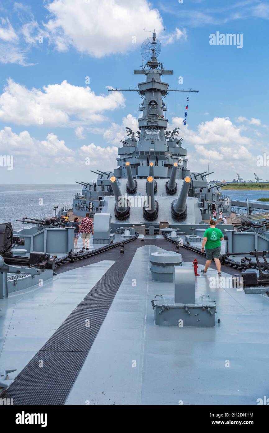 16 pouces, 45 calibres Big Guns sur le cuirassé USS Alabama Museum au Battleship Memorial Park à Mobile, Alabama Banque D'Images