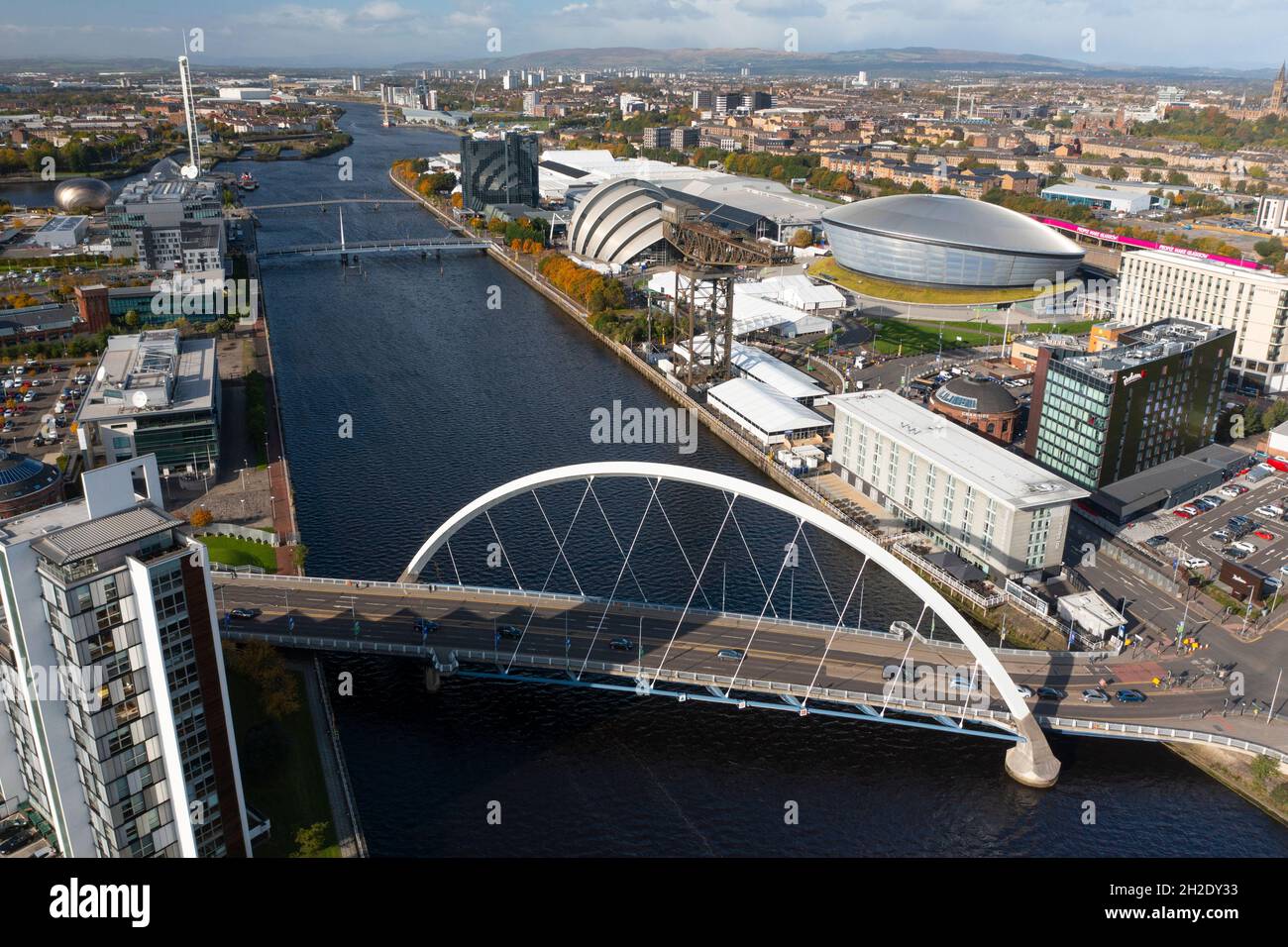 Glasgow, Écosse, Royaume-Uni.21 octobre 2021.Les préparatifs finaux sont en cours sur le site de la Conférence des Nations Unies sur les changements climatiques COP26 qui se tiendra à Glasgow du 31 octobre.Pic; vue aérienne du drone du site de la COP26 à côté de la rivière Clyde.Iain Masterton/Alay Live News. Banque D'Images