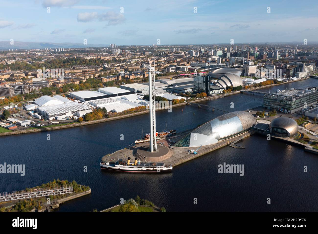 Glasgow, Écosse, Royaume-Uni.21 octobre 2021.Les préparatifs finaux sont en cours sur le site de la Conférence des Nations Unies sur les changements climatiques COP26 qui se tiendra à Glasgow du 31 octobre.Pic; vue aérienne du drone du site de la COP26 à côté de la rivière Clyde.Iain Masterton/Alay Live News. Banque D'Images