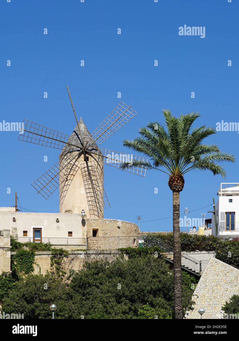 Moulin à vent médiéval à Paseo Maritimo à Palma de Majorque, Espagne Banque D'Images