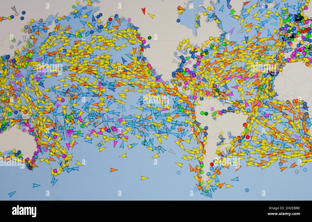 Carte du trafic maritime dans les océans Atlantique et Pacifique ( 21 octobre 2021 ) sur le site Web de VesselFinder Banque D'Images