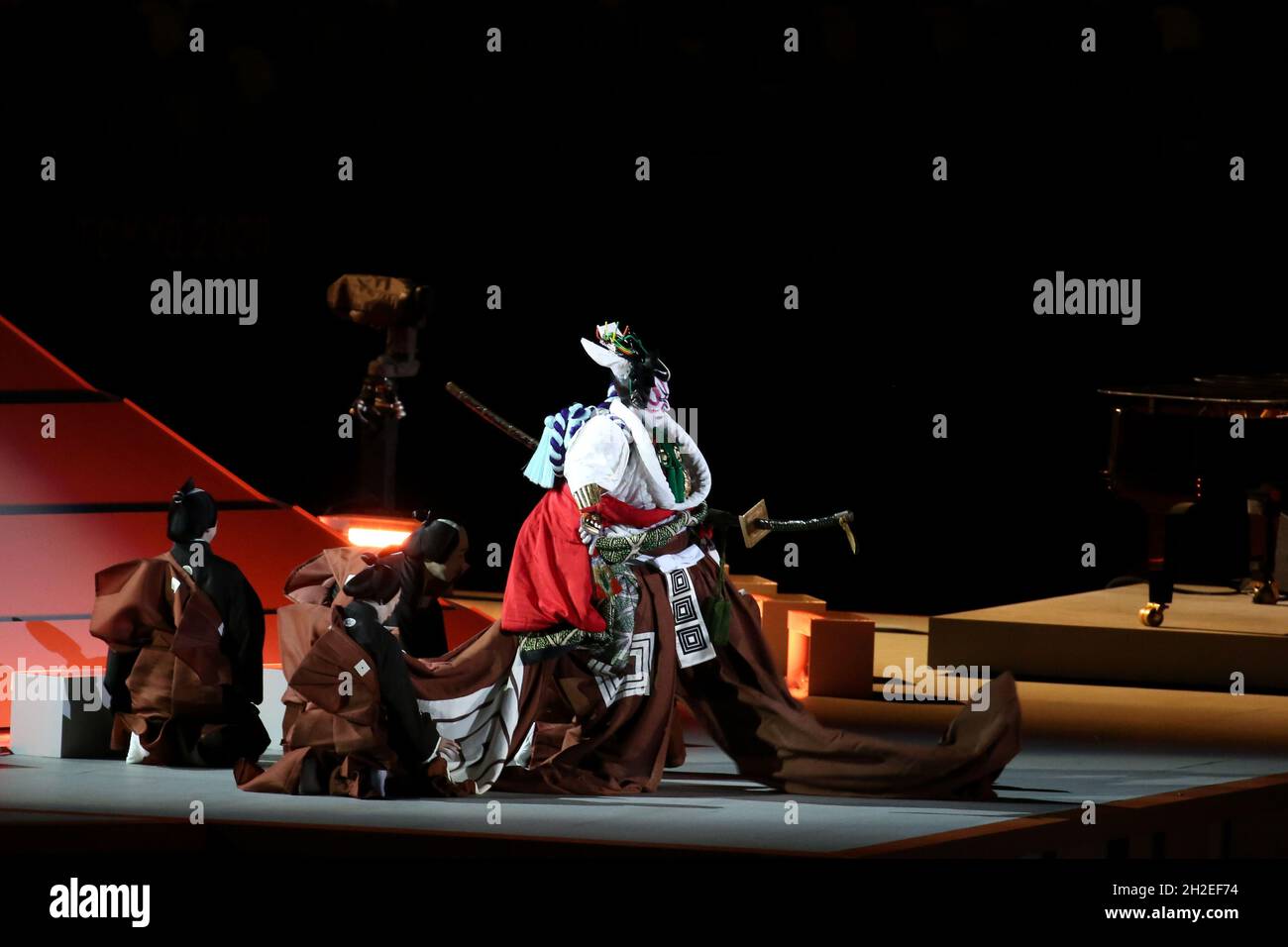 23 JUILLET 2021 - TOKYO, JAPON: Performance de l'acteur kabuki Ichikawa Ebizō XI, en agissant un extrait de Shibaraku lors de la cérémonie d'ouverture du Banque D'Images