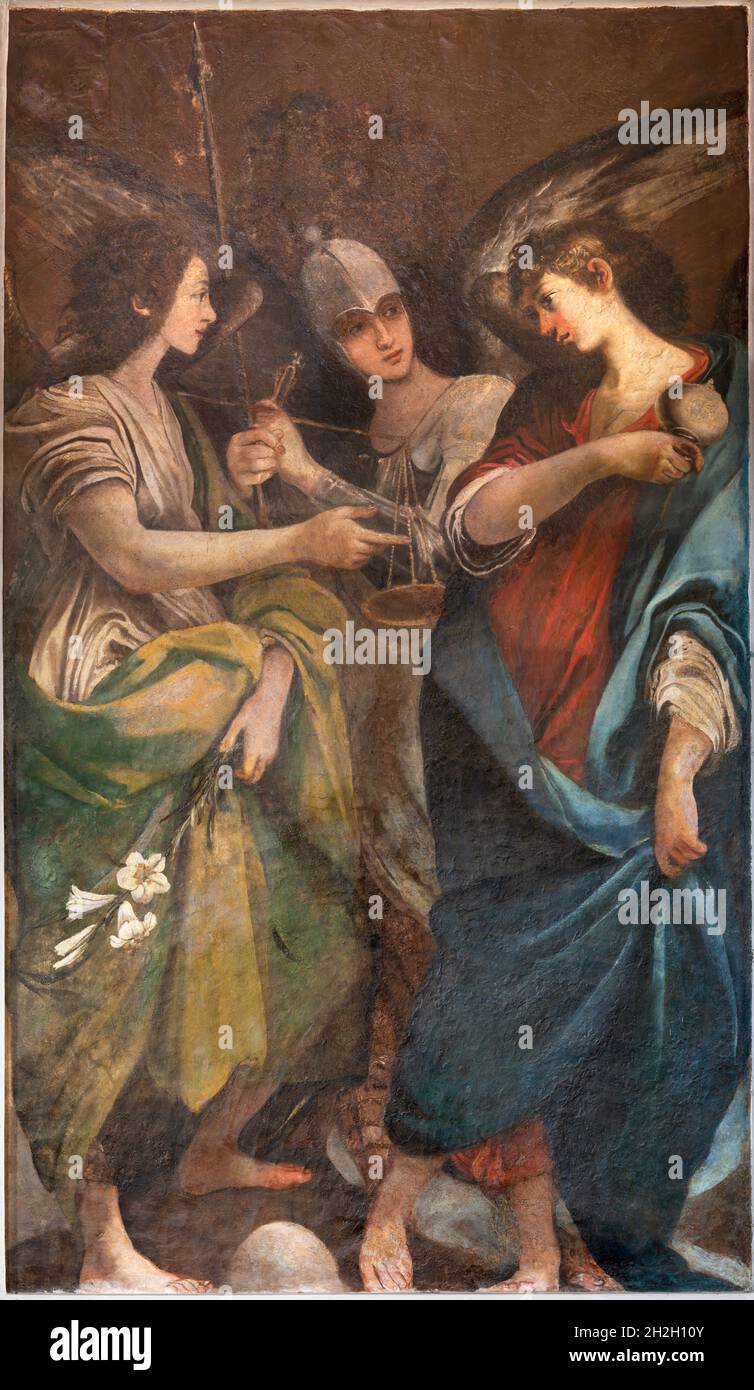 ROME, ITALIE - 29 AOÛT 2021 : la peinture de trois archanges - Michel, Gabriel et Raphaël dans l'église Basilique di san Crisogono. Banque D'Images