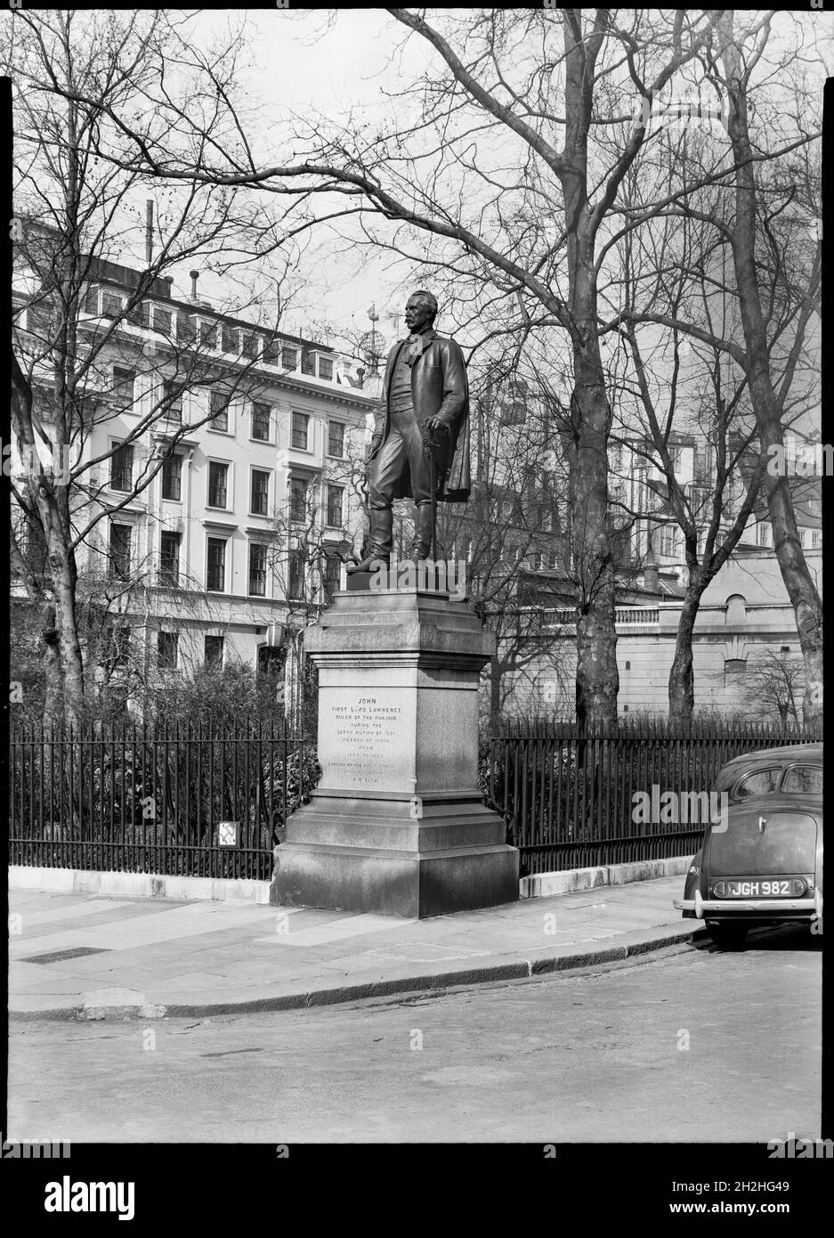 Statue du baron Lawrence, Waterloo place, Cité de Westminster, Autorité du Grand Londres, 1951.La statue de l'homme d'État britannique impérial John Lawrence, 1er baron Lawrence (1811-1879), sur la place Waterloo. Banque D'Images
