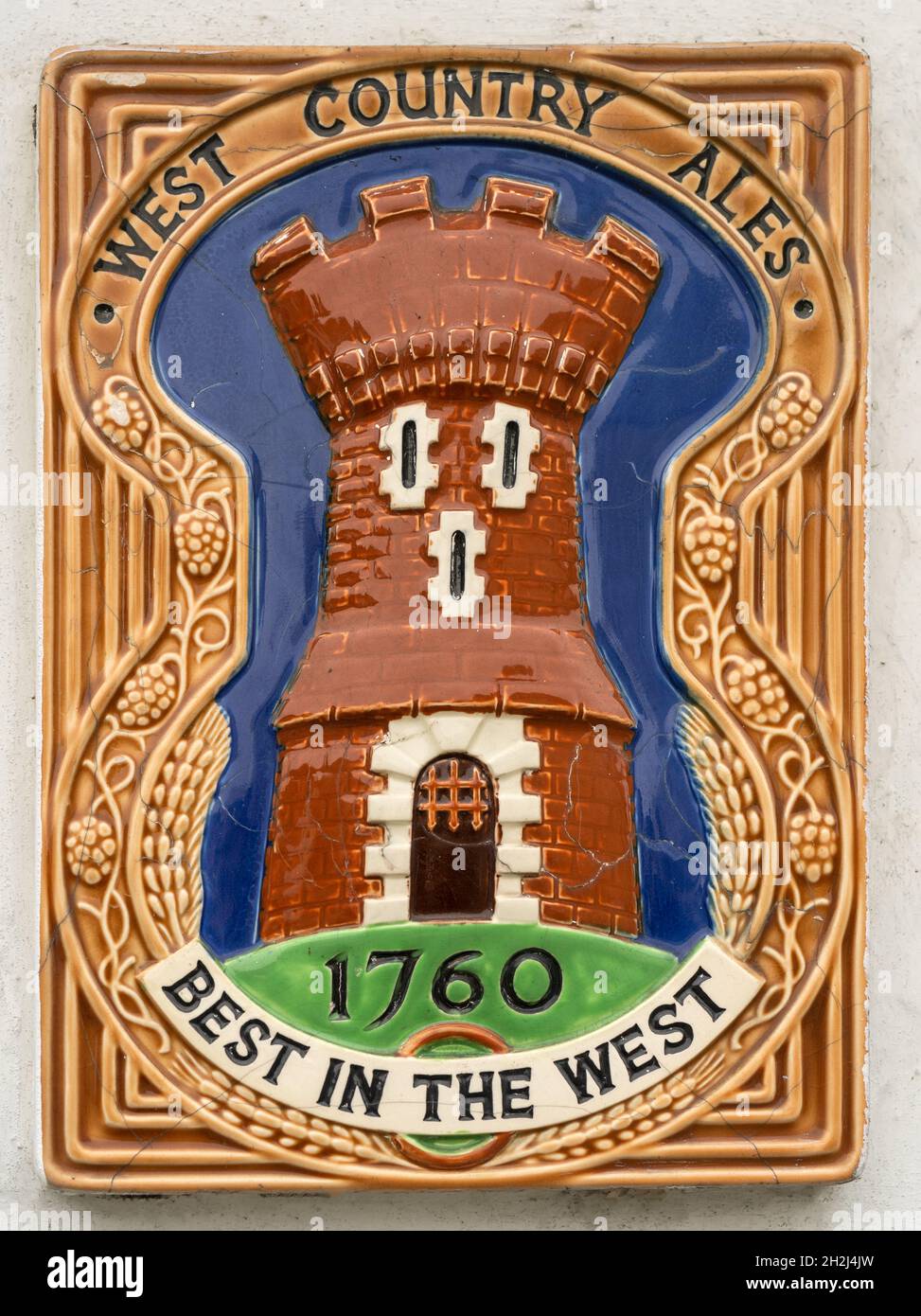 Panneau céramique West Country Ales.Ces signes de brasserie peuvent encore être vus autour de Gloucestershire, qui fait écho à un fier patrimoine de brassage.Royaume-Uni Banque D'Images