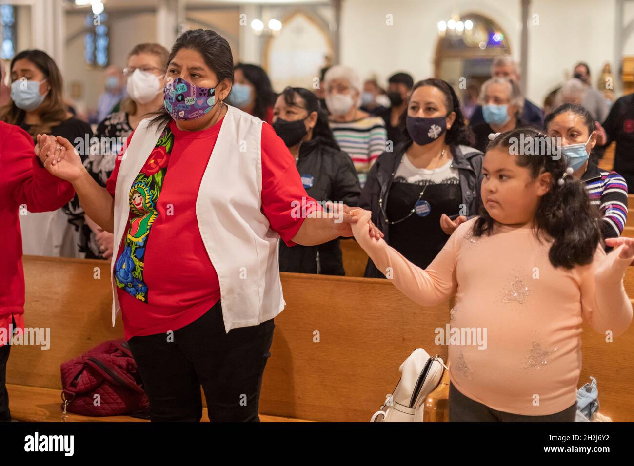 Detroit, Michigan - Une messe à l'église catholique de la Sainte-Trinité pour soutenir les immigrants dans le monde entier.La messe a été accueillie par des étrangers non plus, un imm Banque D'Images