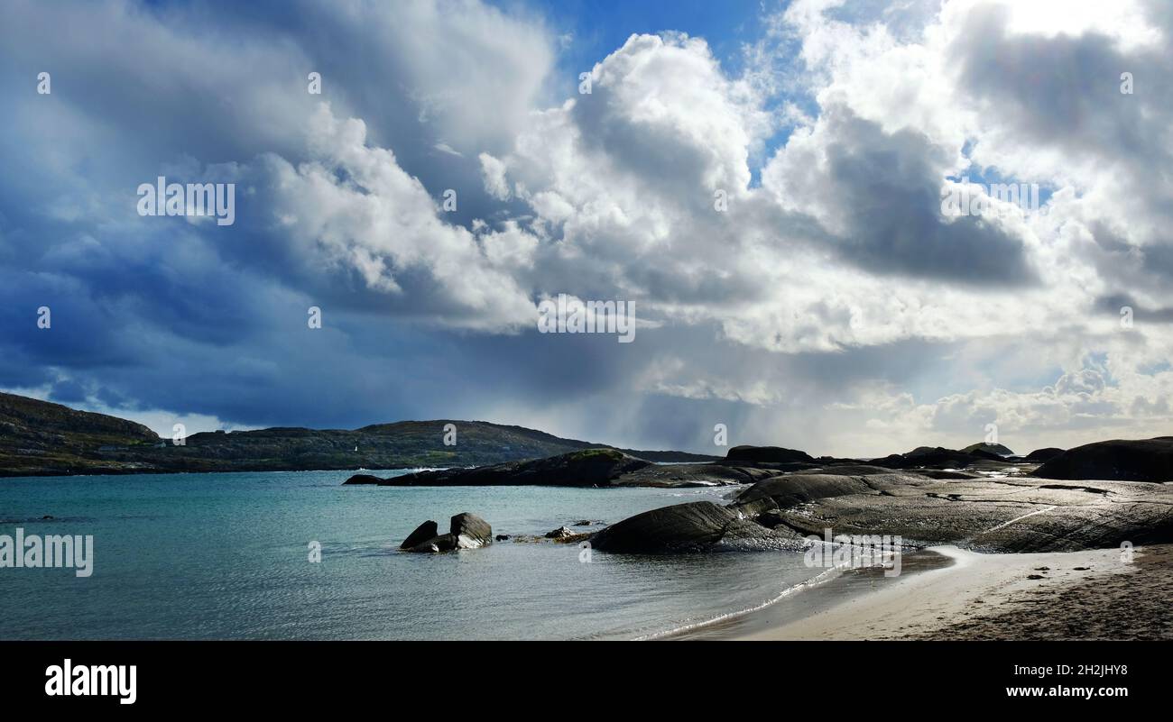 Côte irlandaise à Derrynane sur l'anneau de Kerry, Irlande - John Gollop Banque D'Images