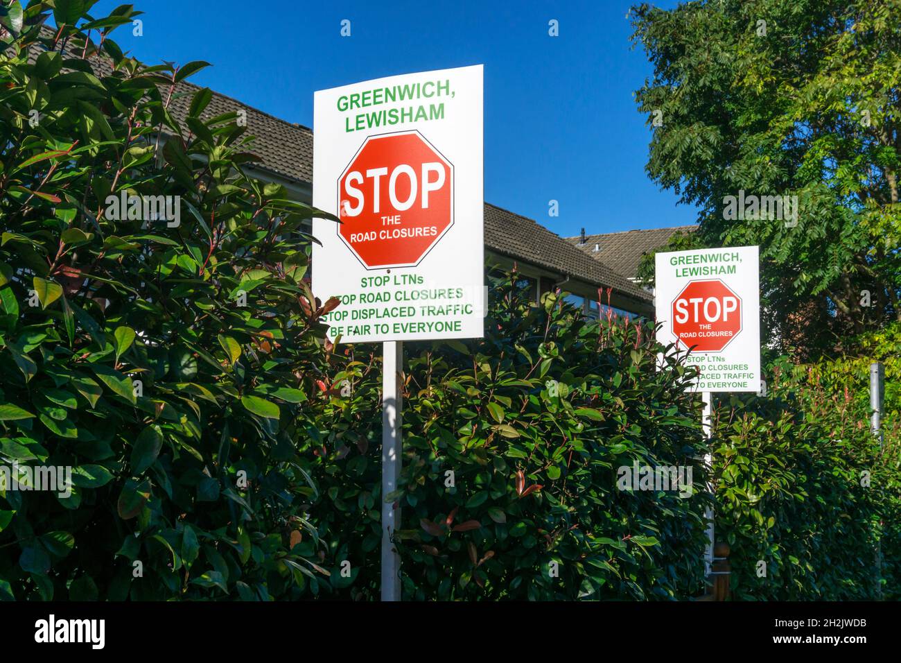 Stop the Road Closures affiche dans Lee Road pour protester contre les quartiers à faible circulation de Lewisham & Greenwich qui détournent la circulation vers d'autres routes. Banque D'Images