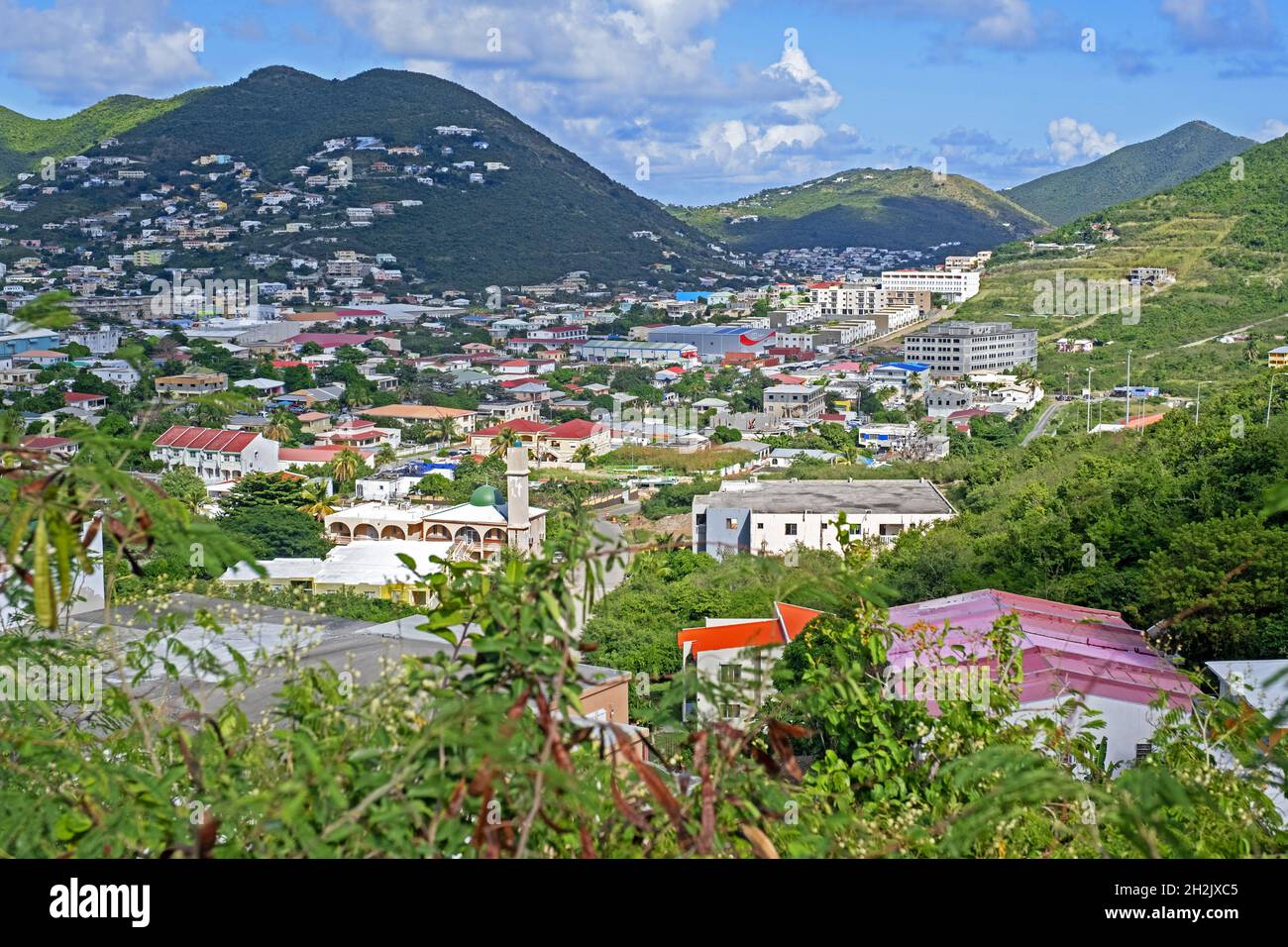 CC1 St. Maarten, Coca Cola Factory et d'autres compagnies dans la vallée près de la capitale Philipsburg de l'île néerlandaise partie de Sint Maarten dans les Caraïbes Banque D'Images