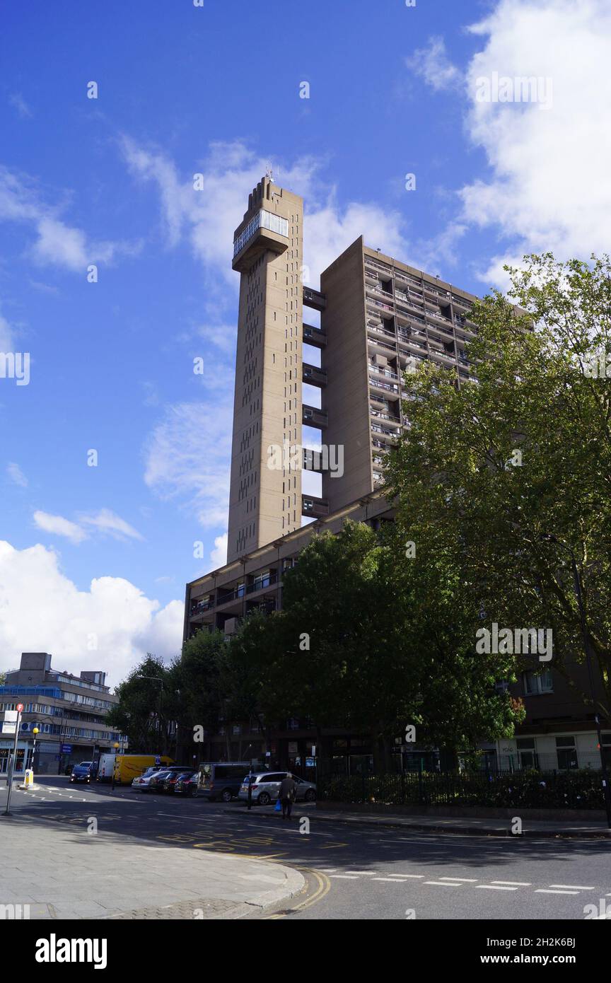 Londres, Royaume-Uni: Vue sur le gratte-ciel de la tour Trellick à Kensal Town Banque D'Images
