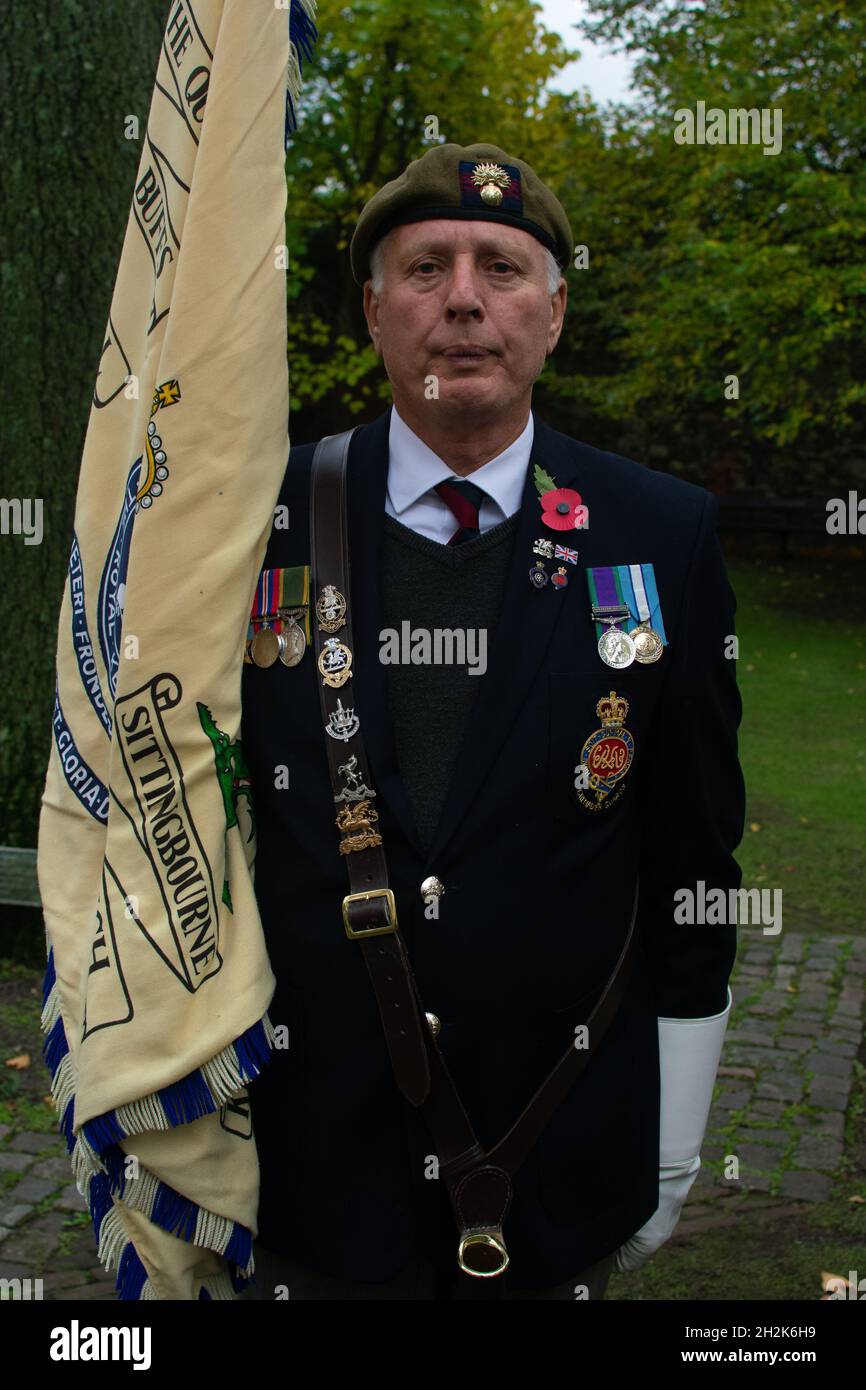 Les mordus de la reine, le Royal Kent Regiment, Armistice Day 2019 à la cathédrale de Canterbury.Le régiment était composé de mordus (Royal East Kent Regiment) Banque D'Images