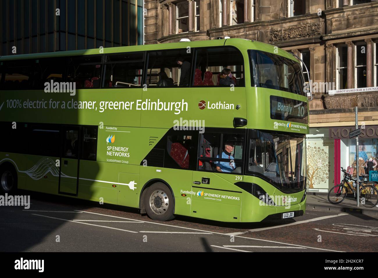 L'un des nouveaux bus électriques de Lothian à 100 % est entré en service en juin 2021, à Édimbourg, en Écosse, au Royaume-Uni. Banque D'Images