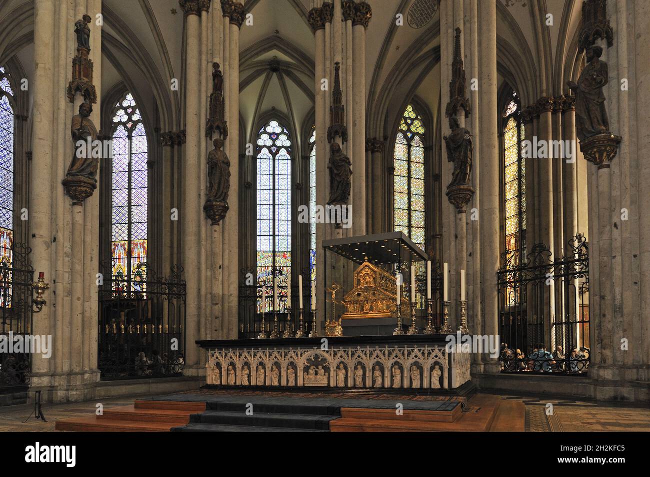 La cathédrale de Cologne (en allemand : Kölner Dom, officiellement Hohe Domkirche St. Petrus, en anglais : haute cathédrale Saint-Pierre) est une église catholique romaine de Colog Banque D'Images