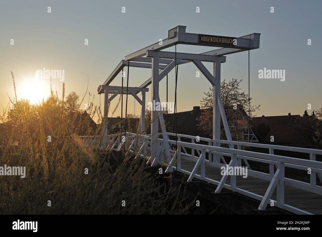 Hogendiekbrücke Fußgängerbrücke, über die Lühe, Steinkirchen, Landkreis Stade, Allemagne Banque D'Images