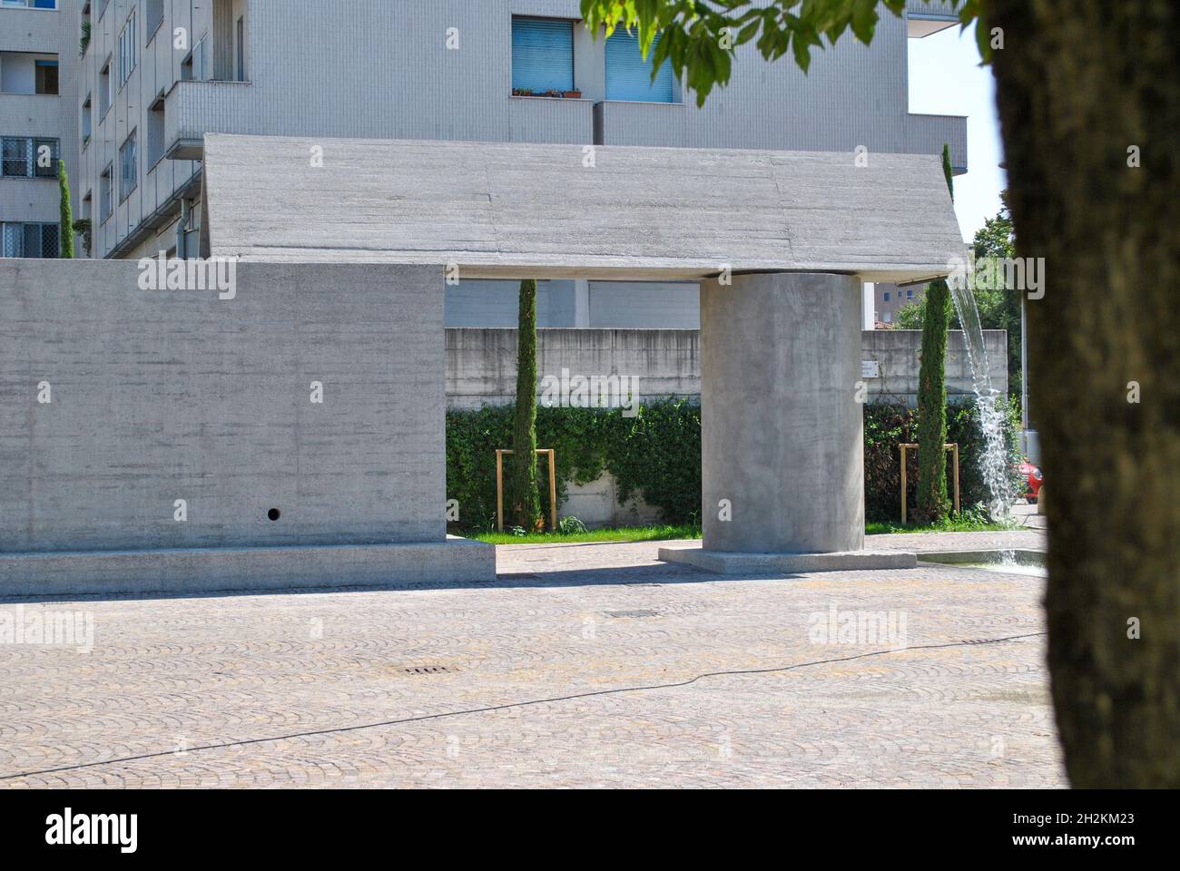 Segrate, Milan, Lombardie, Italie: Le monument étonnant pour les partisans conçu par Aldo Rossi pritzker prix architecte Banque D'Images