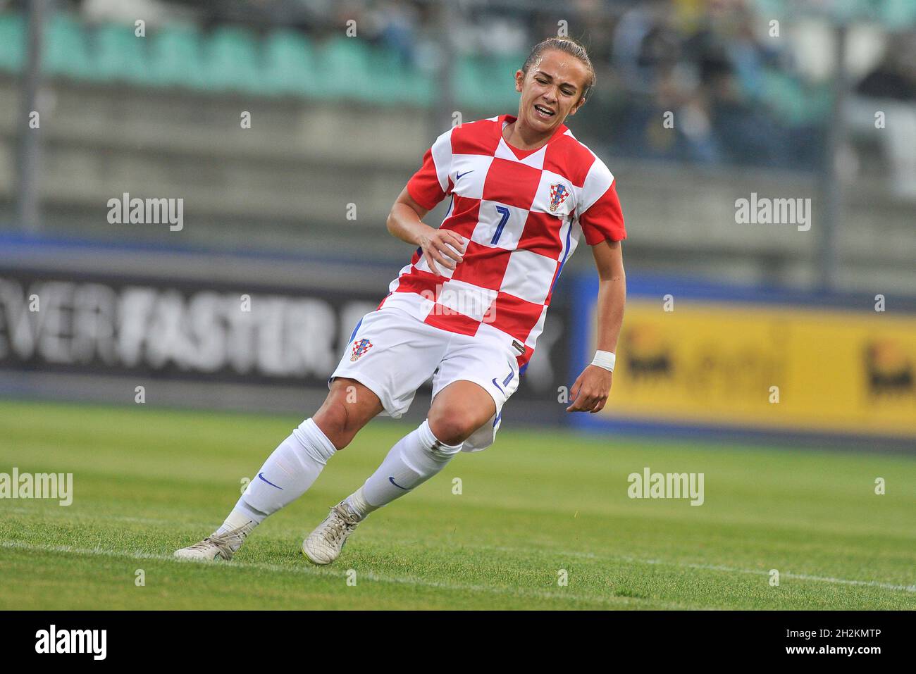 Castel Di Sangro, Italie.22 octobre 2021.Petra Pezelj joueur de Croazia, pendant le match de qualification pour la coupe du monde 2023 entre l'Italie et la Croatie, résultat final 3-0, match joué au stade Teofilo Patini à Castel Di Sangro.Crédit: Vincenzo Izzo/Alamy Live News Banque D'Images