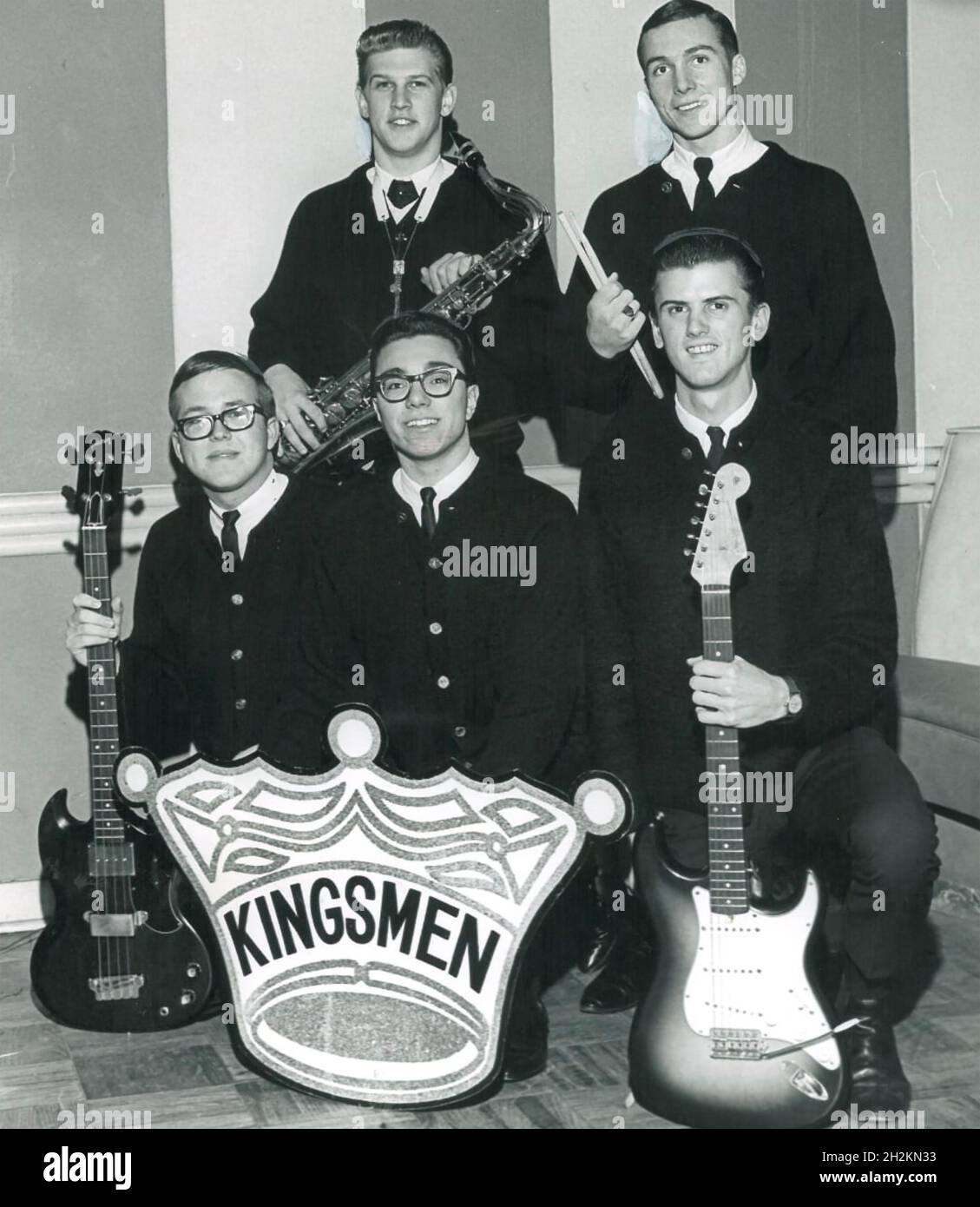 LA photo promotionnelle KINGSMEN 1963 du groupe Doo-wop américain.De gauche à droite : la rangée supérieure Lynn Easton, Gary Abbott; la rangée inférieure Don Gallucci, Jack Ely, Mike Mitchell Banque D'Images