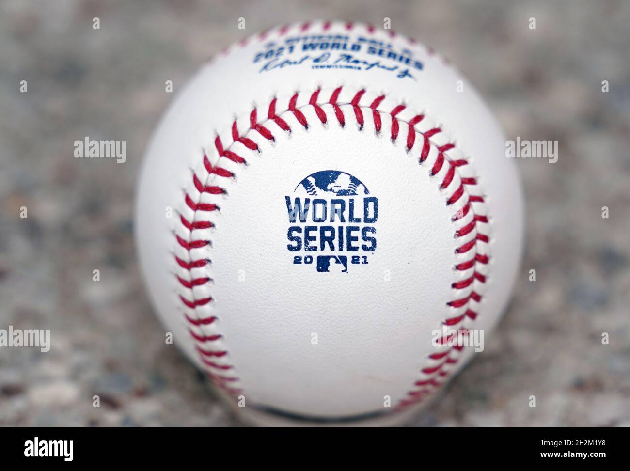 St. Louis, États-Unis.22 octobre 2021.La Rawlings Sporting Goods Company a lancé le World Series Baseball 2021 à St. Louis le vendredi 22 octobre 2021, qui sera utilisé dans le classique d'automne de cette année à compter du 26 octobre 2021.Photo par Bill Greenblatt/UPI crédit: UPI/Alay Live News Banque D'Images