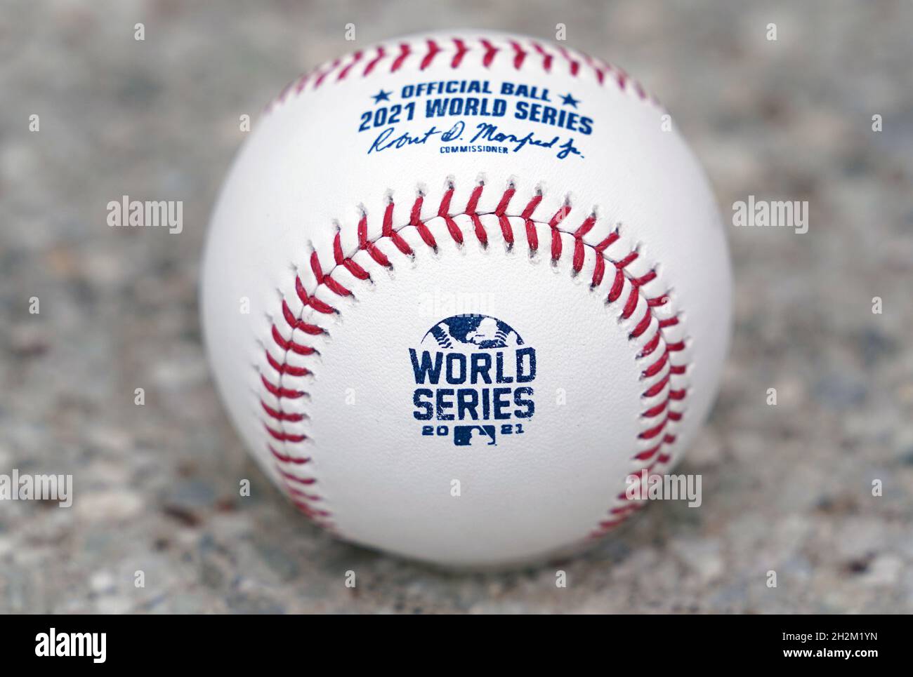 St. Louis, États-Unis.22 octobre 2021.La Rawlings Sporting Goods Company a lancé le World Series Baseball 2021 à St. Louis le vendredi 22 octobre 2021, qui sera utilisé dans le classique d'automne de cette année à compter du 26 octobre 2021.Photo par Bill Greenblatt/UPI crédit: UPI/Alay Live News Banque D'Images
