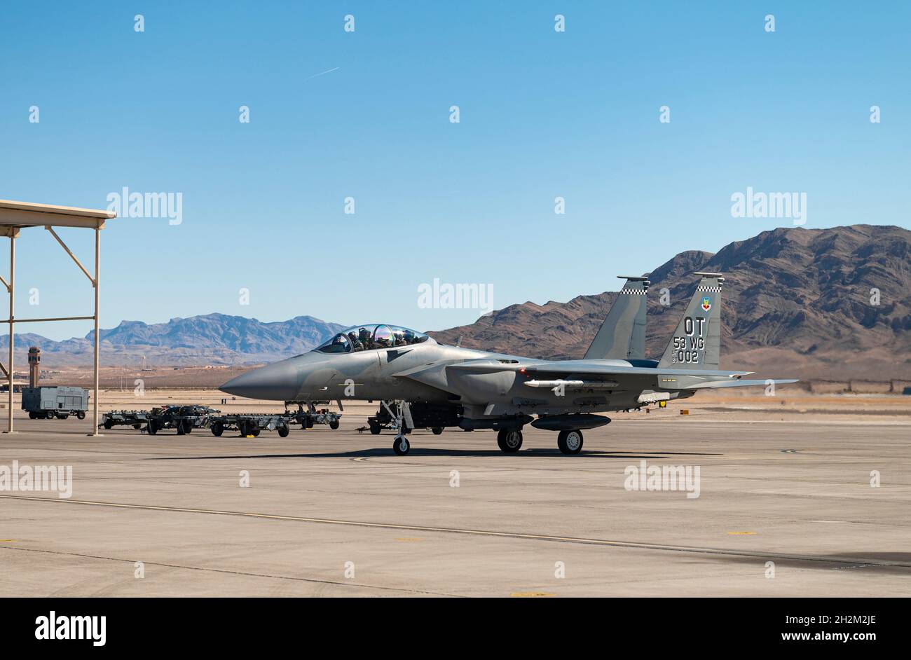 Un avion de chasse F-15EX Eagle II affecté au 85e Escadron d'essais et d'évaluation arrive à la base aérienne de Nellis, au Nevada, le 15 octobre 2021.Deux avions F-15EX affectés à l'AFB d'Eglin sont à l'AFB de Nellis pour effectuer des missions d'essai et de formation afin d'évaluer l'efficacité des avions dans sa mission air-air.(É.-U.Photo de la Force aérienne par William R. Lewis) Banque D'Images