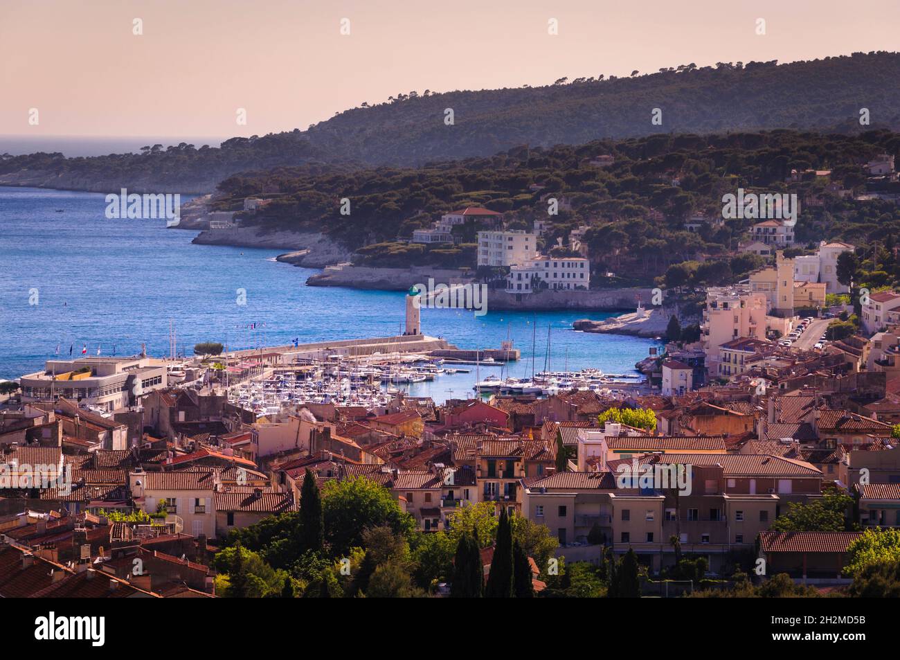 Vue panoramique sur la ville de Cassis en France Banque D'Images