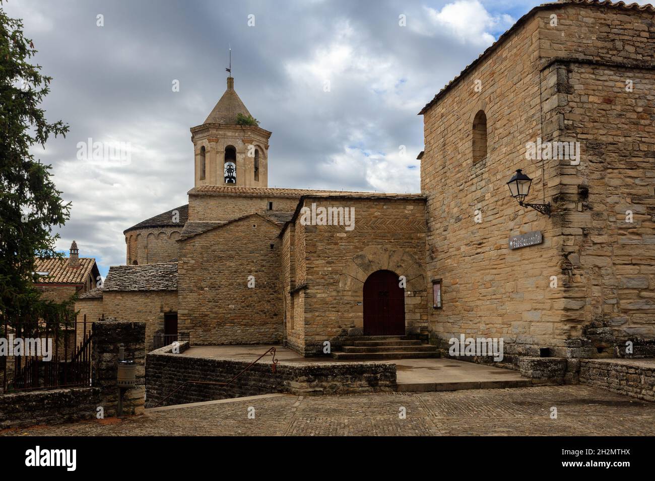 La cathédrale San Vicente de Roda de Isabena est un monument de l'époque romane.Aragon.Espagne. Banque D'Images