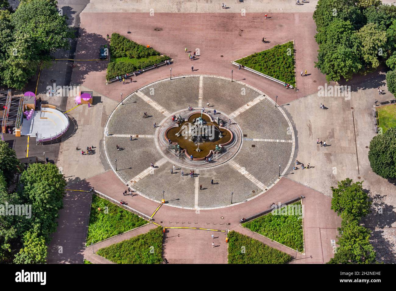 Allemagne, Berlin, vue aérienne de Neptunbrunnen et de la place environnante Banque D'Images