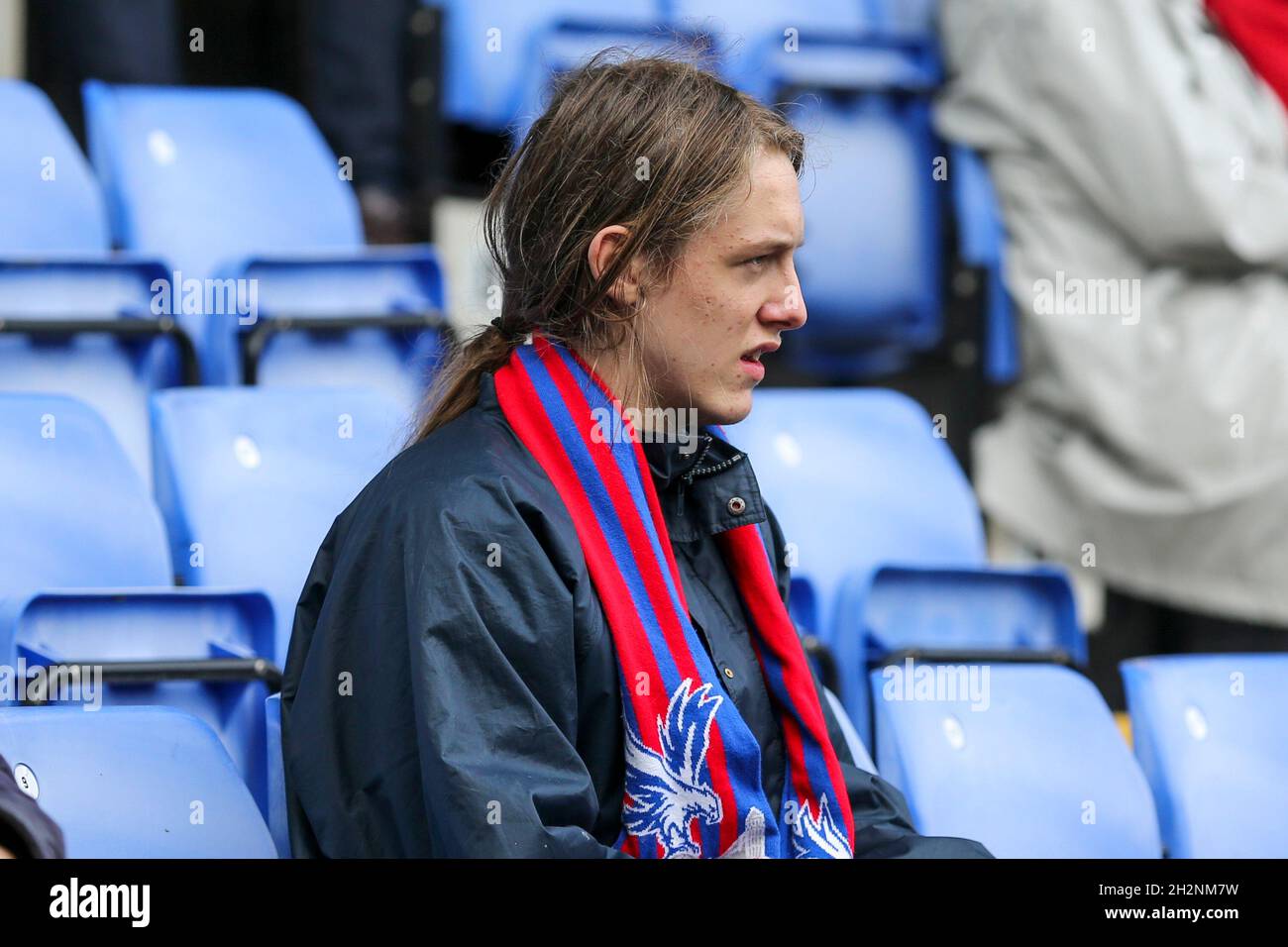 Londres, Royaume-Uni.23 octobre 2021 un fan à l'intérieur du sol lors du match de la Premier League entre Crystal Palace et Newcastle United à Selhurst Park, Londres, le samedi 23 octobre 2021.(Credit: Tom West | MI News) Credit: MI News & Sport /Alay Live News Banque D'Images